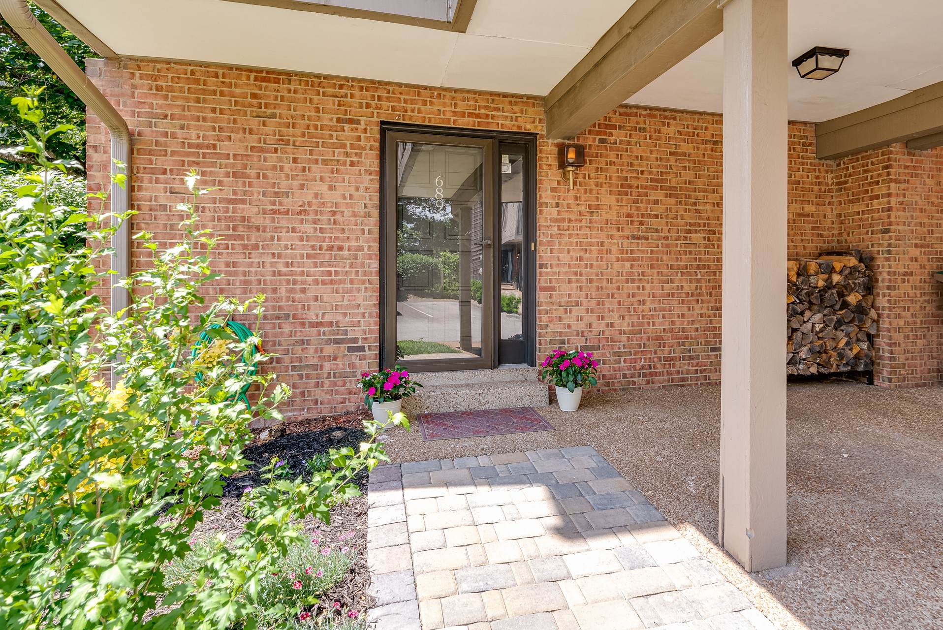 689 Harpeth Trace Dr