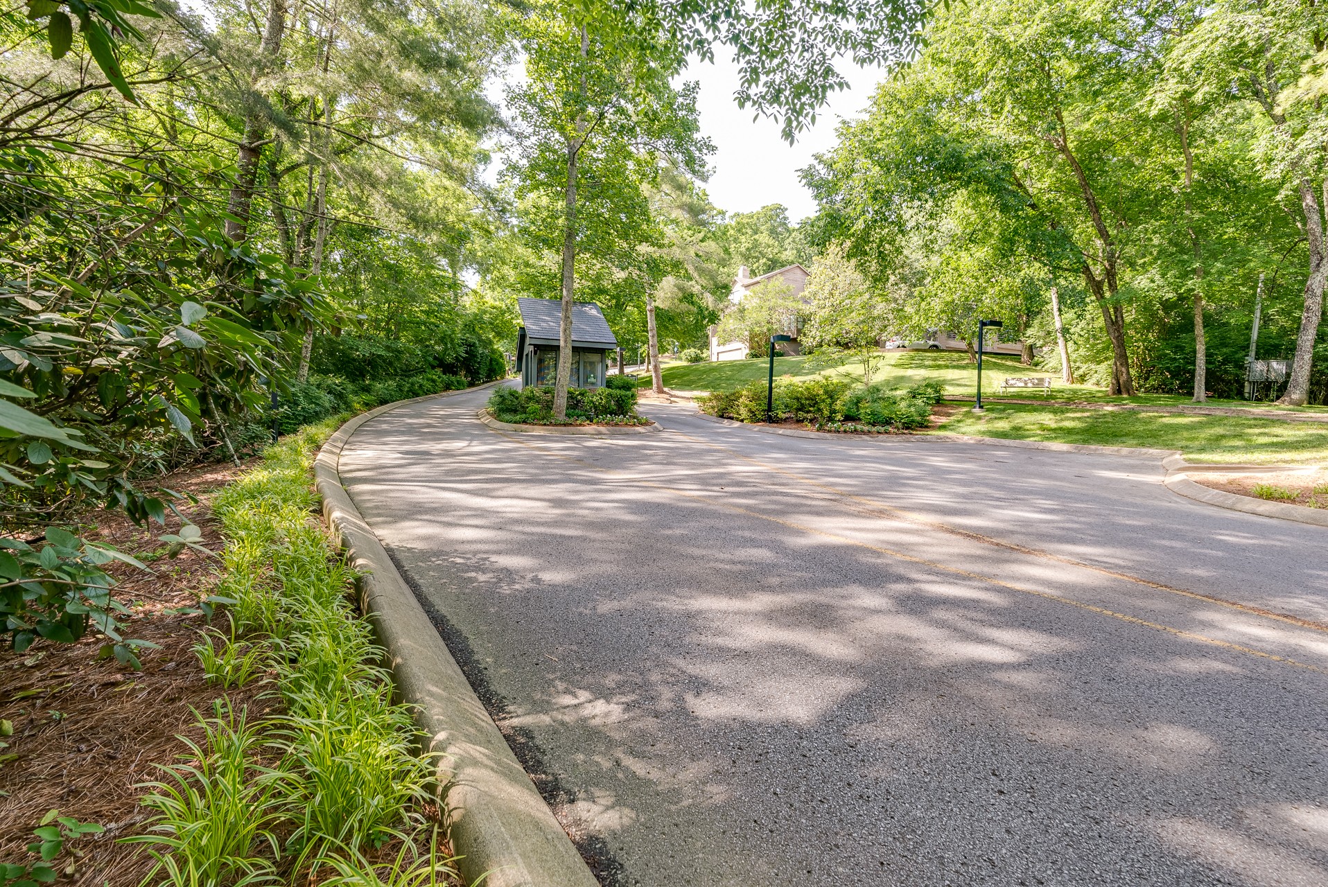 689 Harpeth Trace Dr