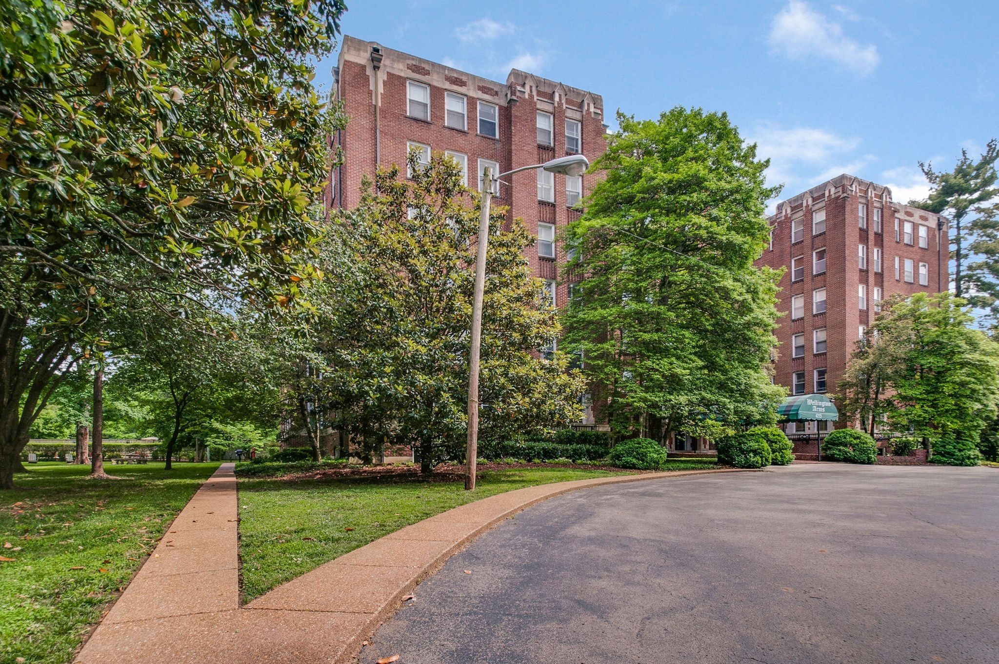 4225 Harding Pike Unit: 406