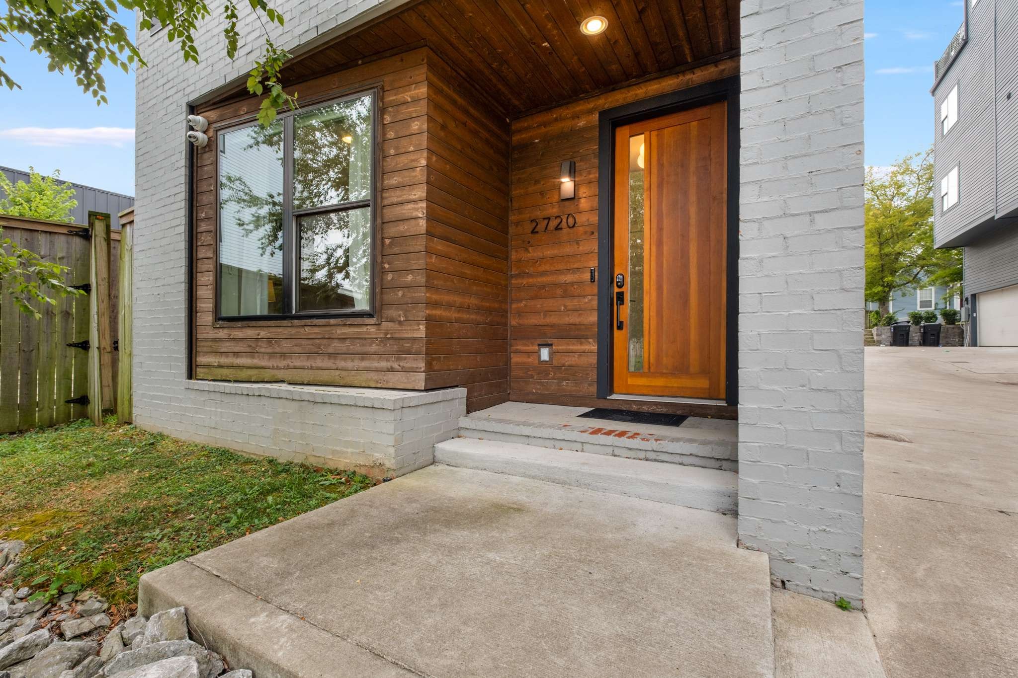2720 Delaware Ave