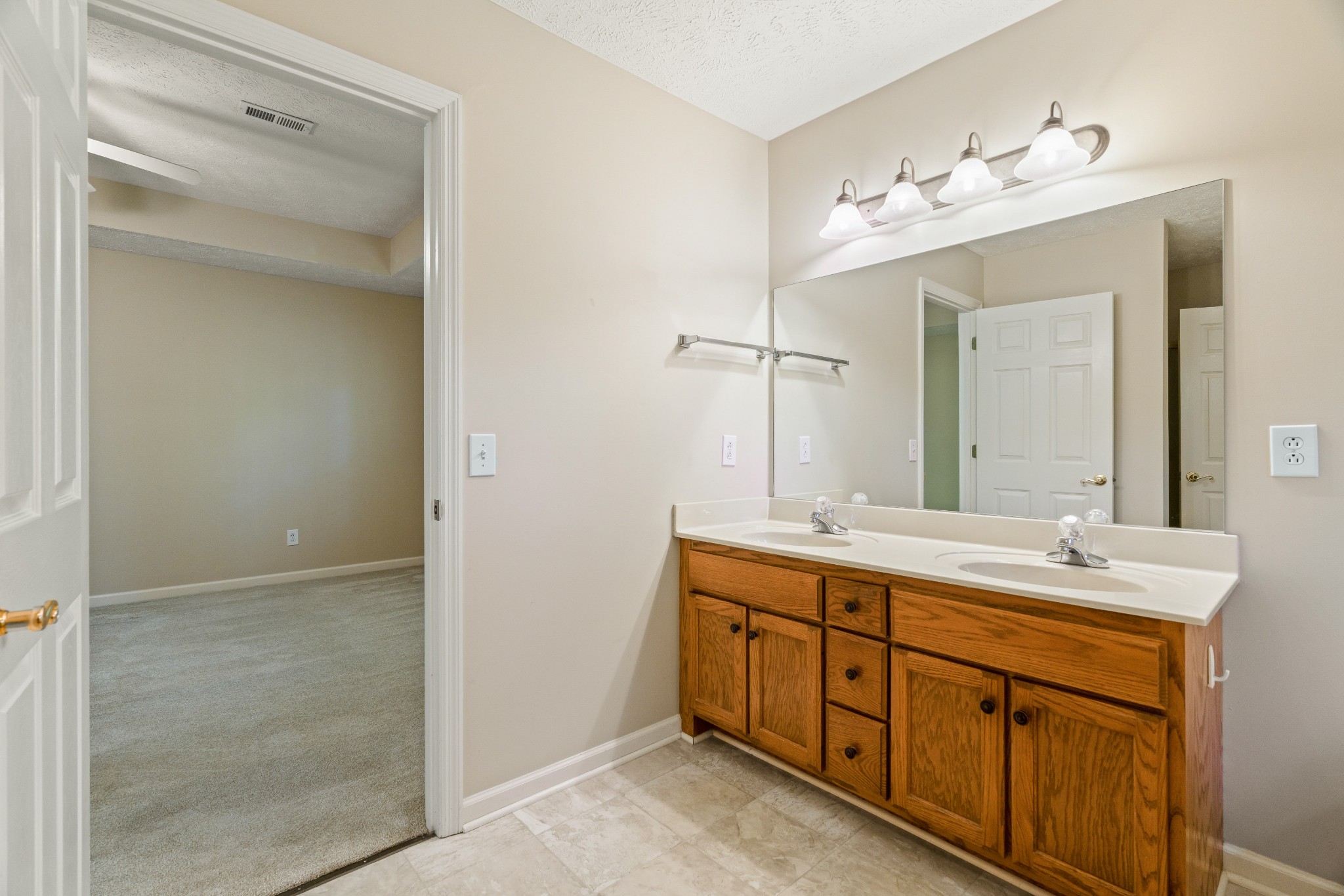 984 Trail Ridge Cir