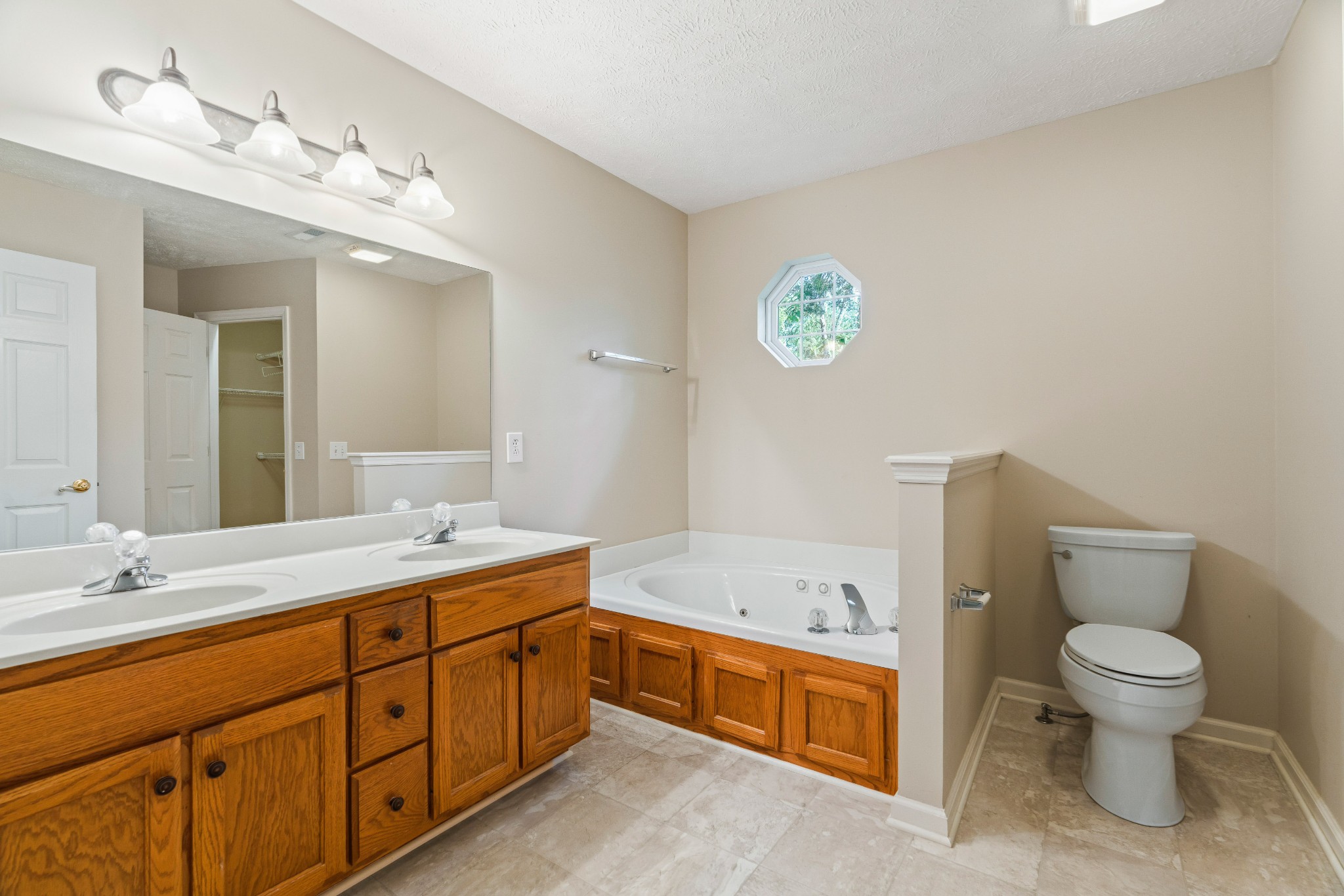 984 Trail Ridge Cir
