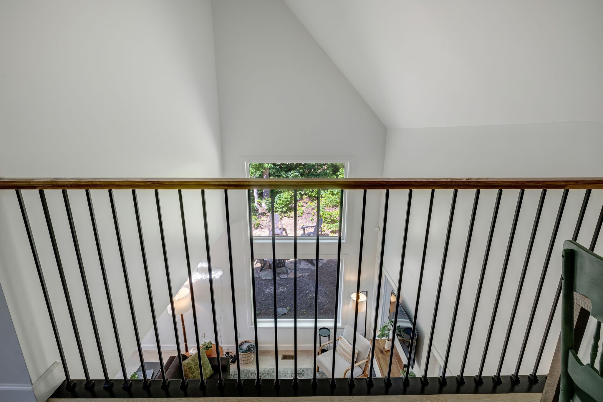 649 Longview Ln