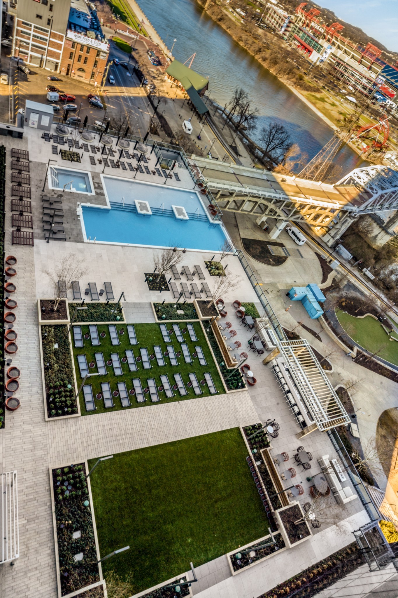 160 2nd Ave, S Unit: 2304