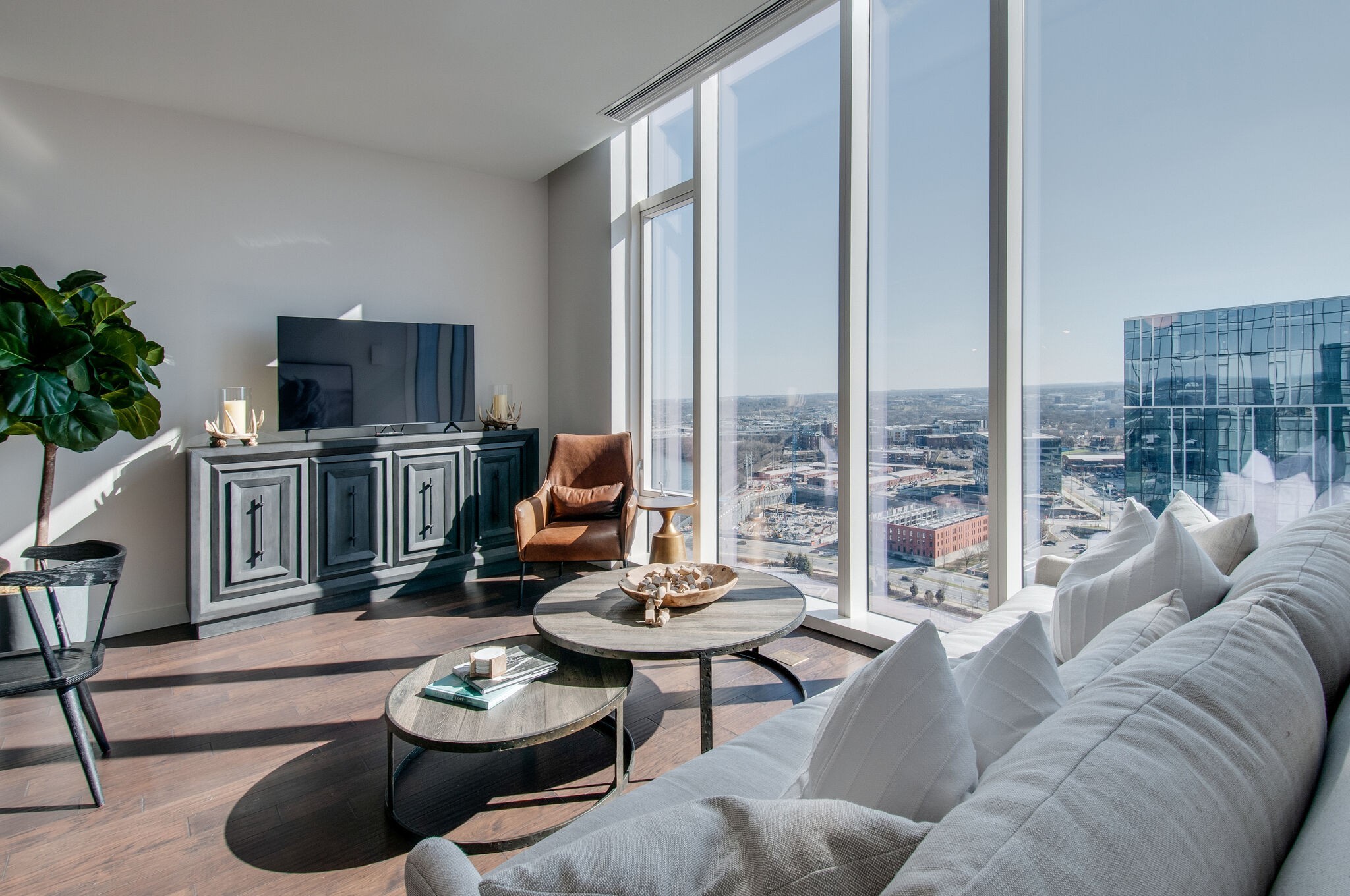 160 2nd Ave, S Unit: 2304