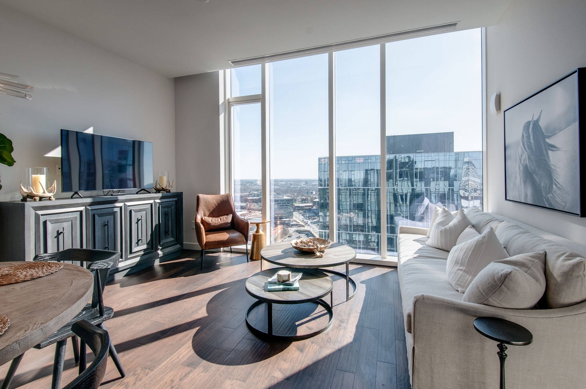 160 2nd Ave, S Unit: 2304