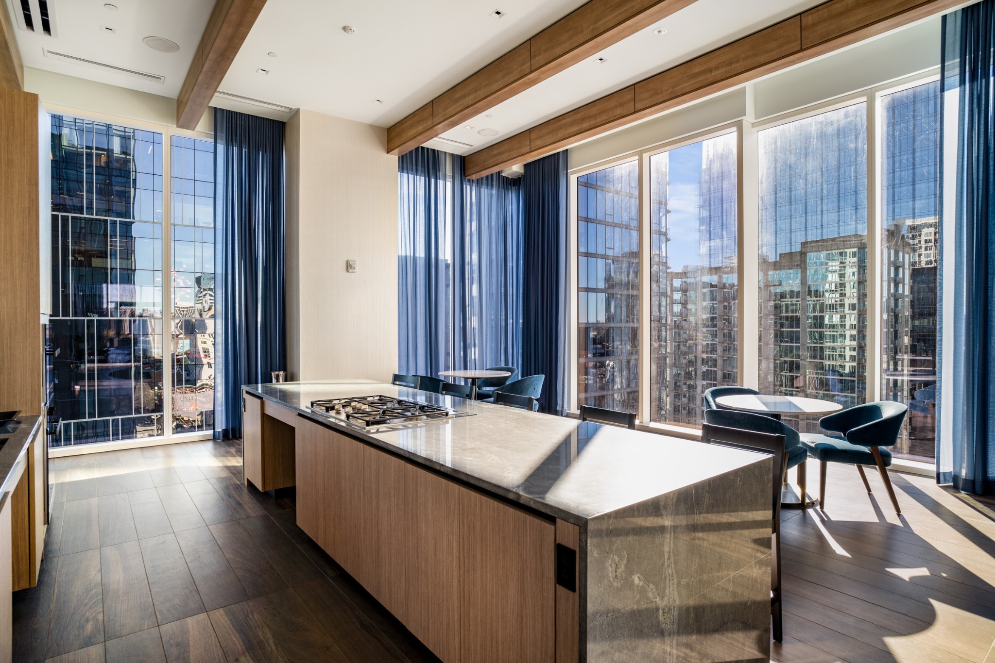 160 2nd Ave, S Unit: 2304