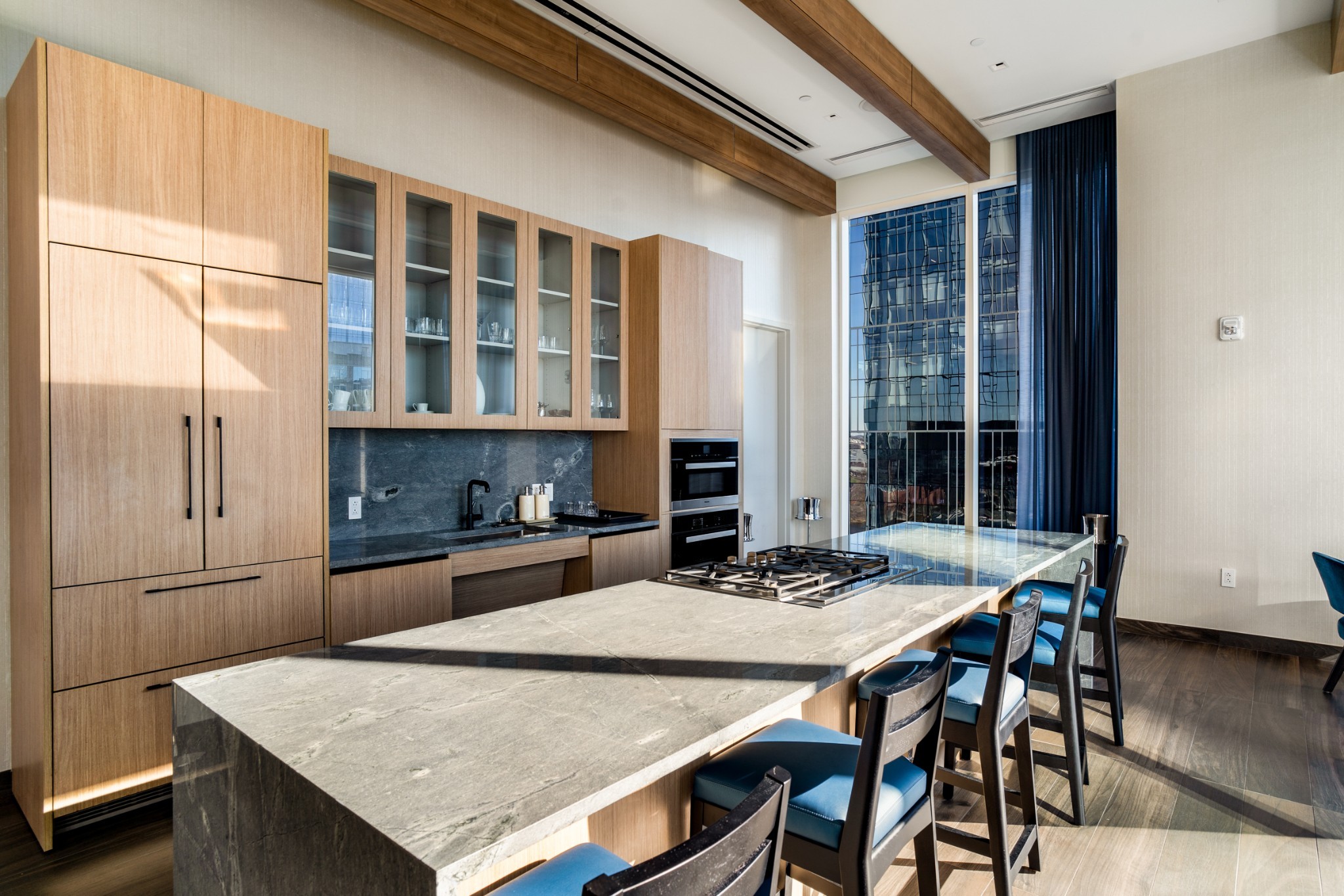 160 2nd Ave, S Unit: 2304