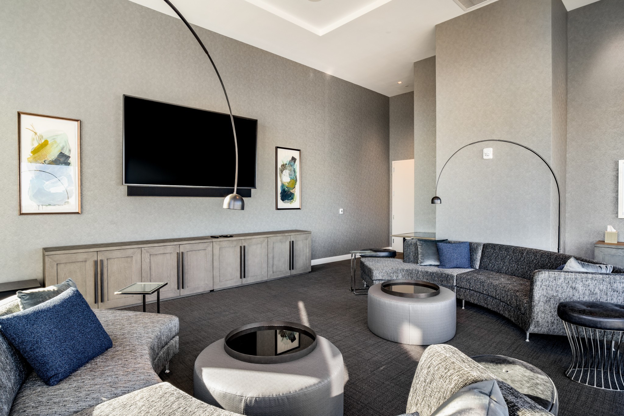 160 2nd Ave, S Unit: 2304