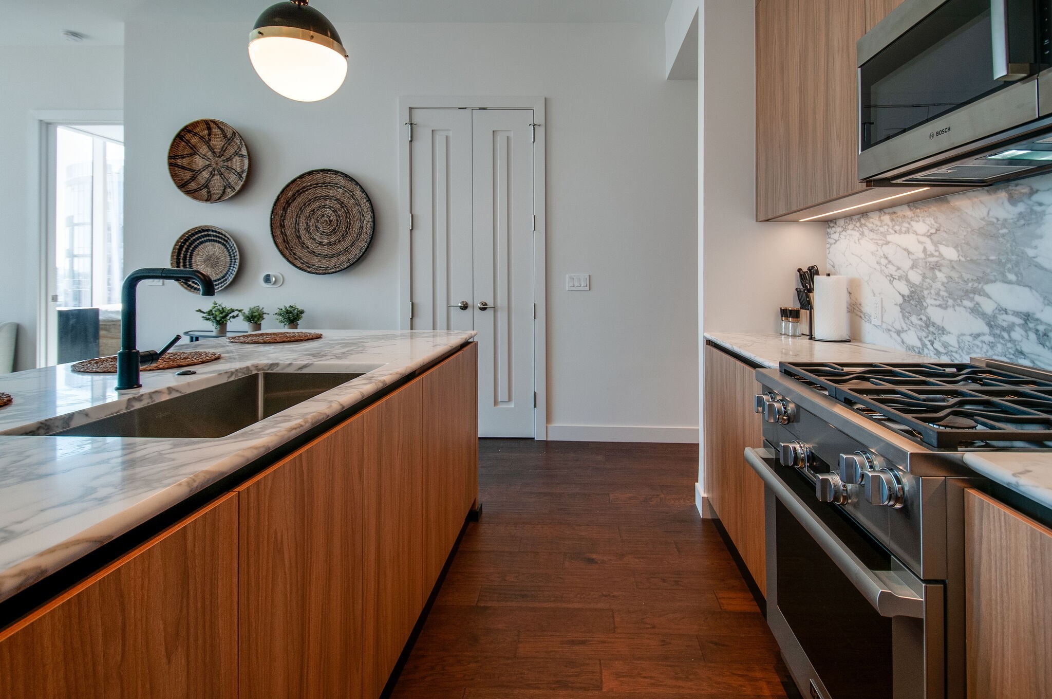 160 2nd Ave, S Unit: 2304
