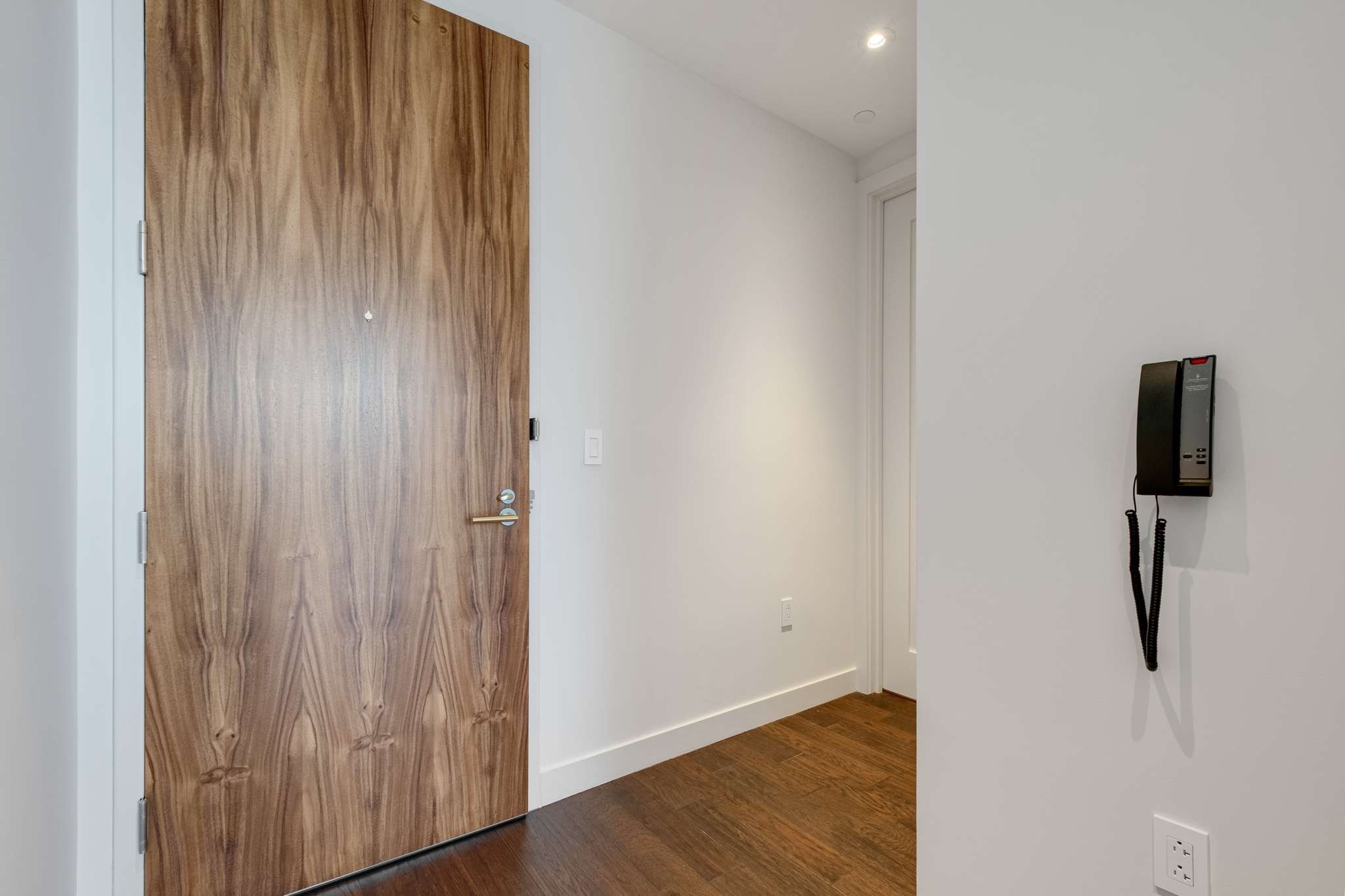 160 2nd Ave, S Unit: 2304