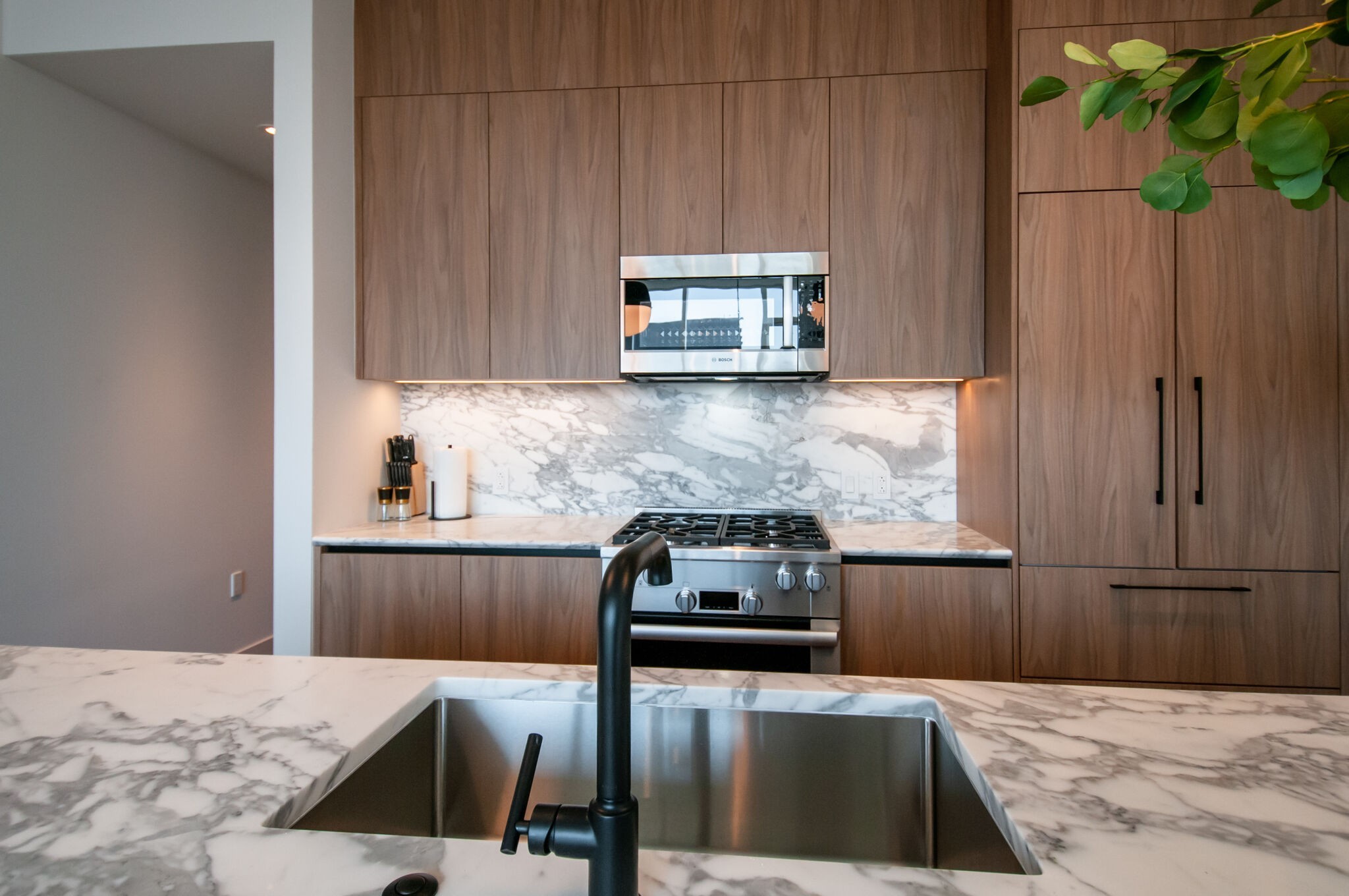 160 2nd Ave, S Unit: 2304