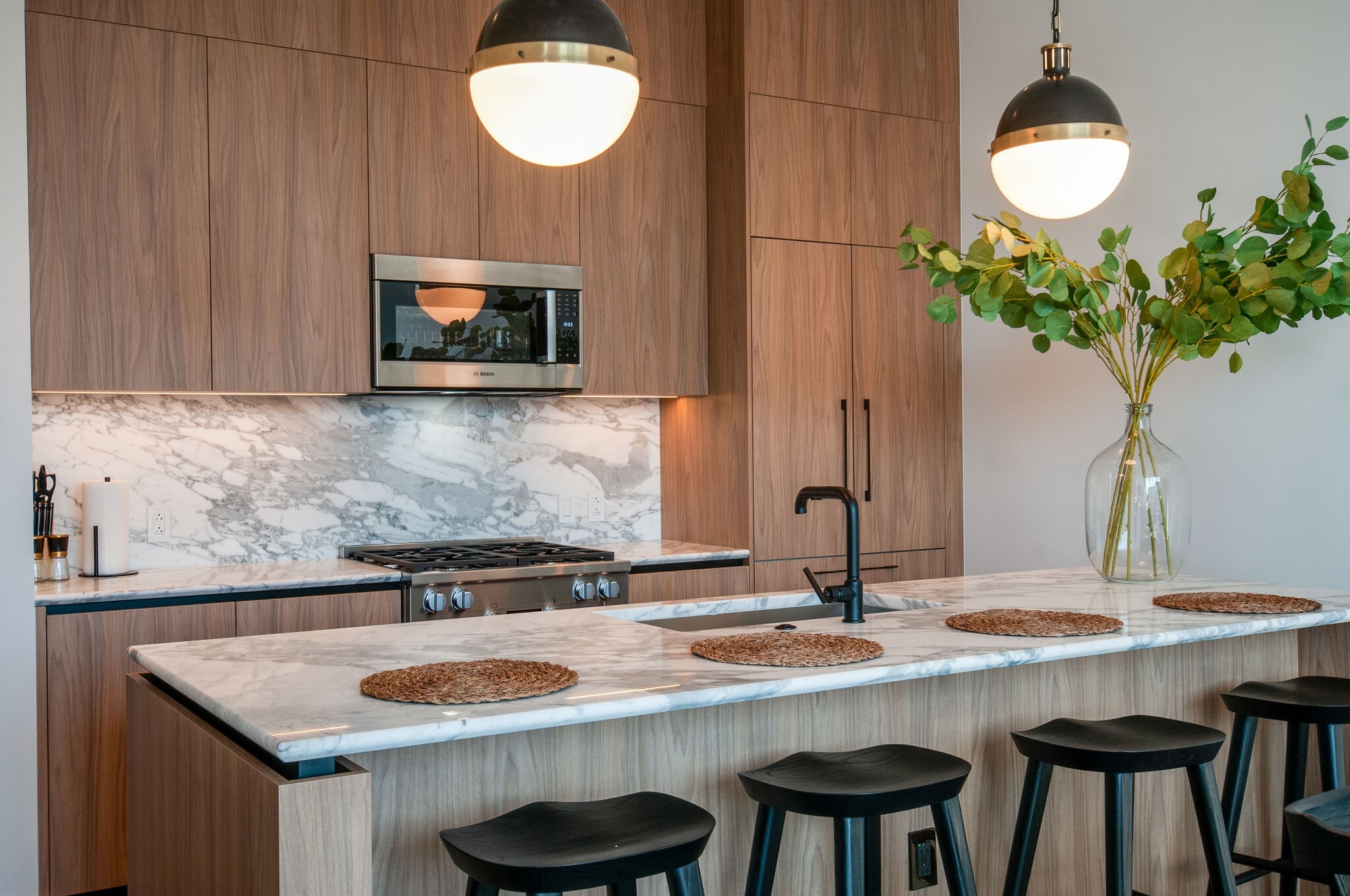 160 2nd Ave, S Unit: 2304