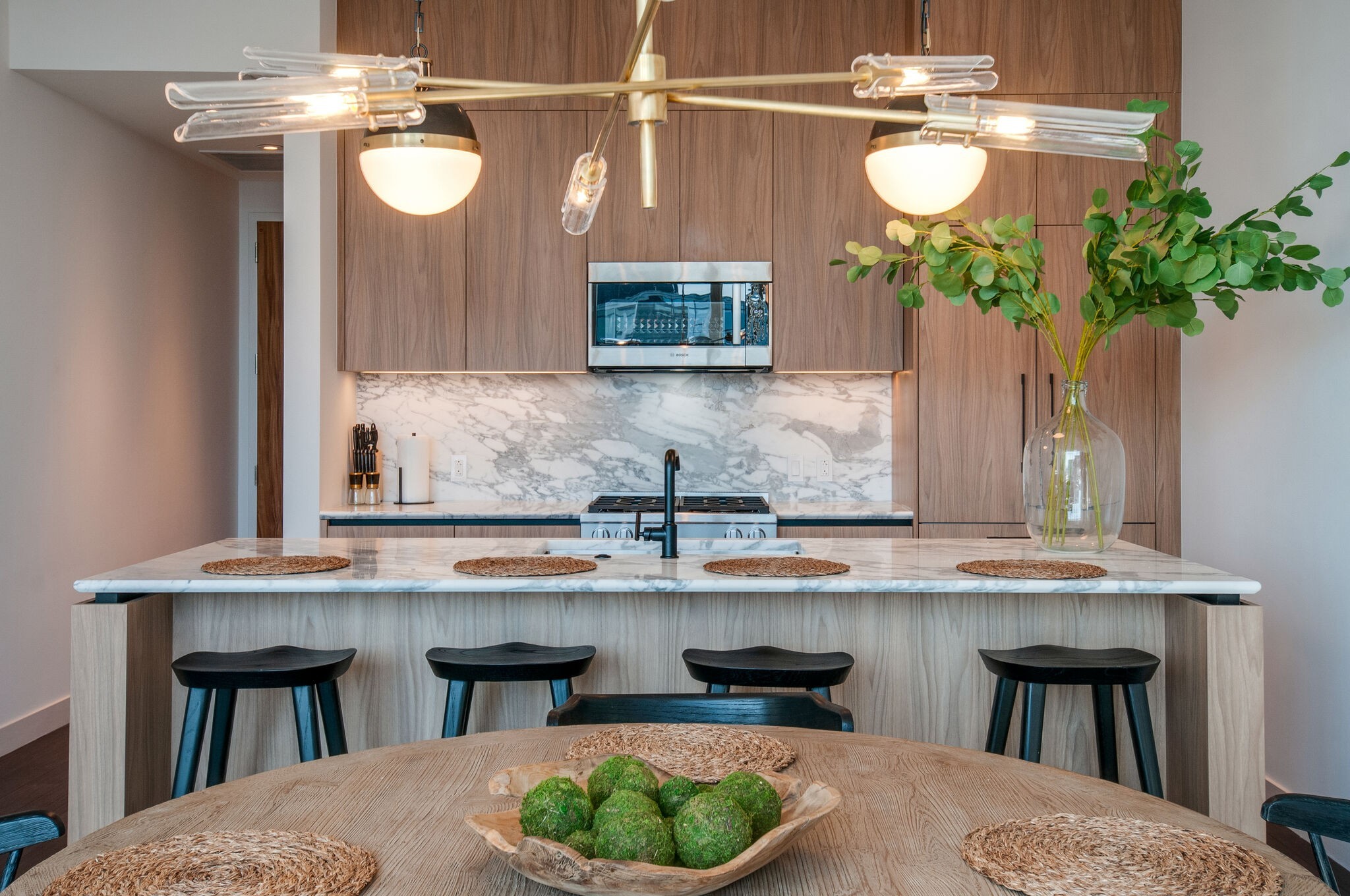 160 2nd Ave, S Unit: 2304
