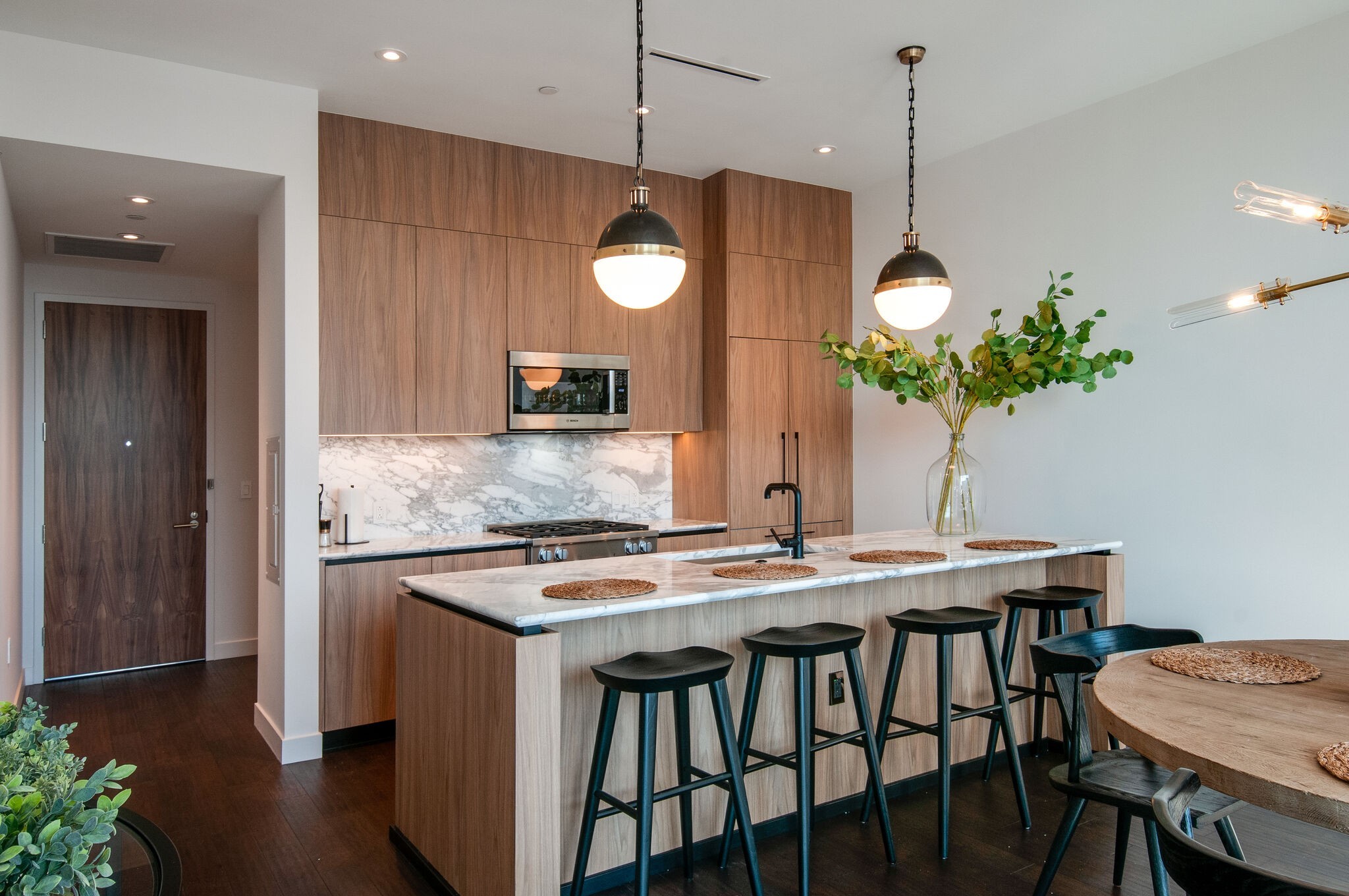 160 2nd Ave, S Unit: 2304