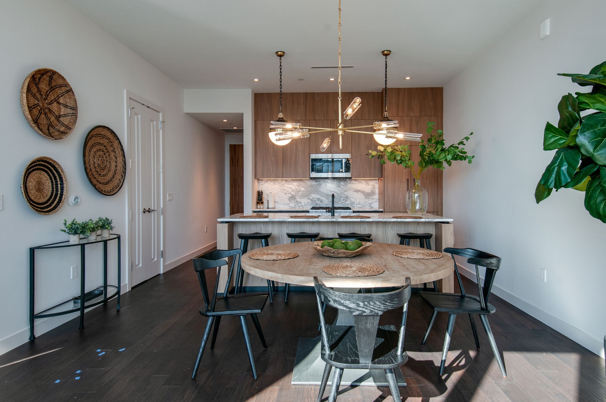 160 2nd Ave, S Unit: 2304