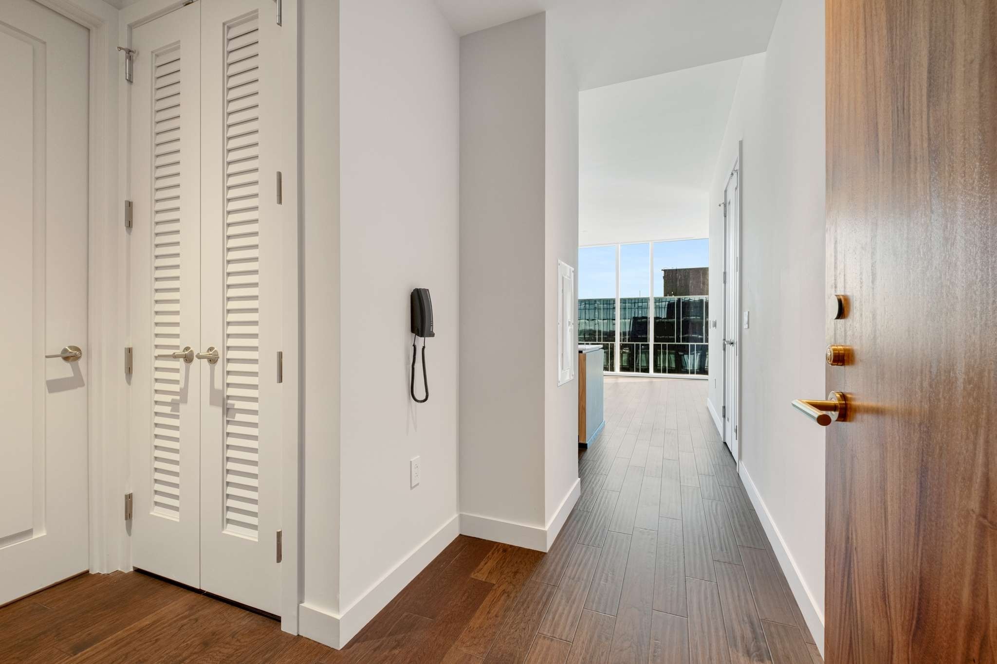 160 2nd Ave, S Unit: 2304