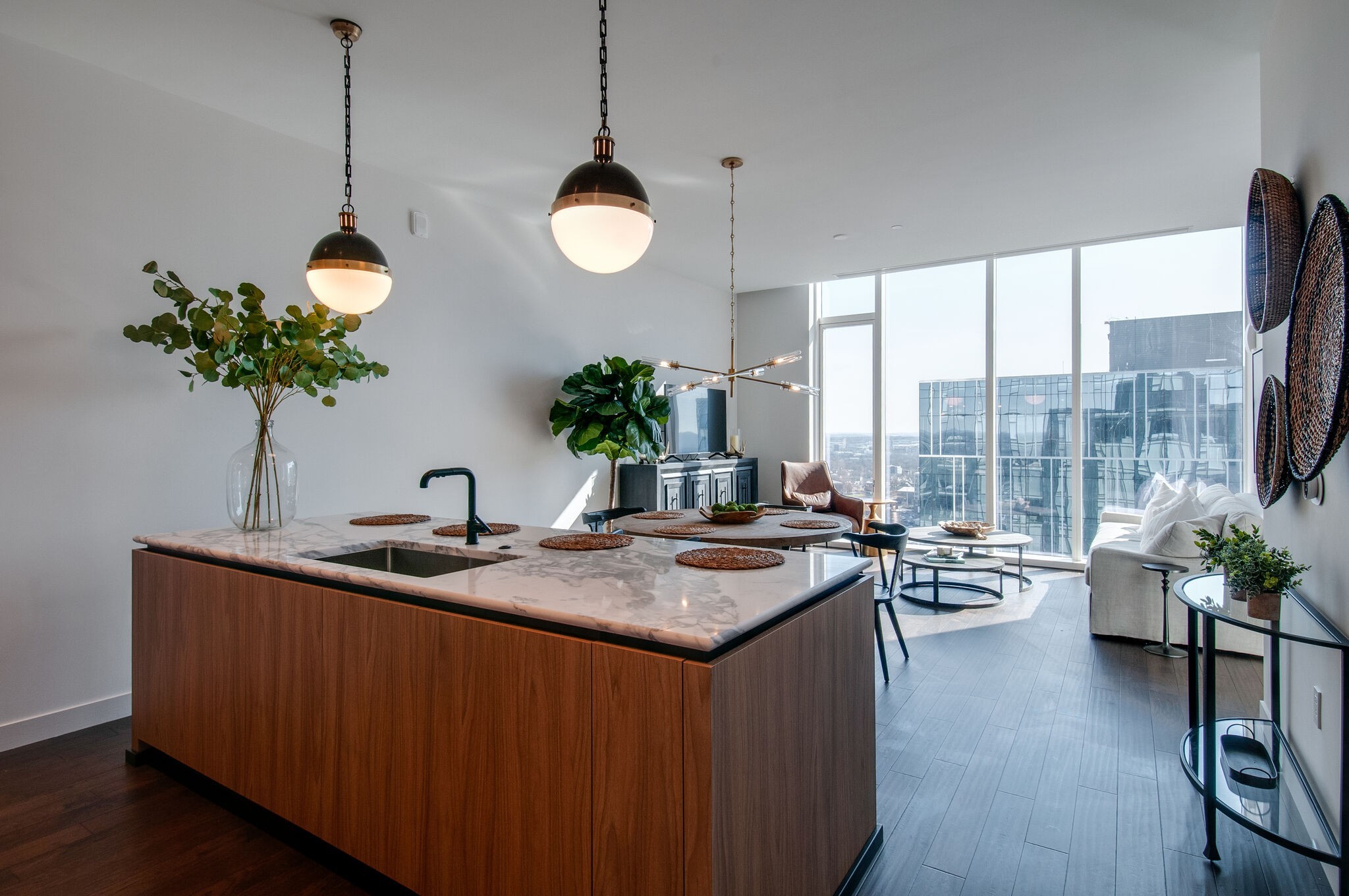 160 2nd Ave, S Unit: 2304