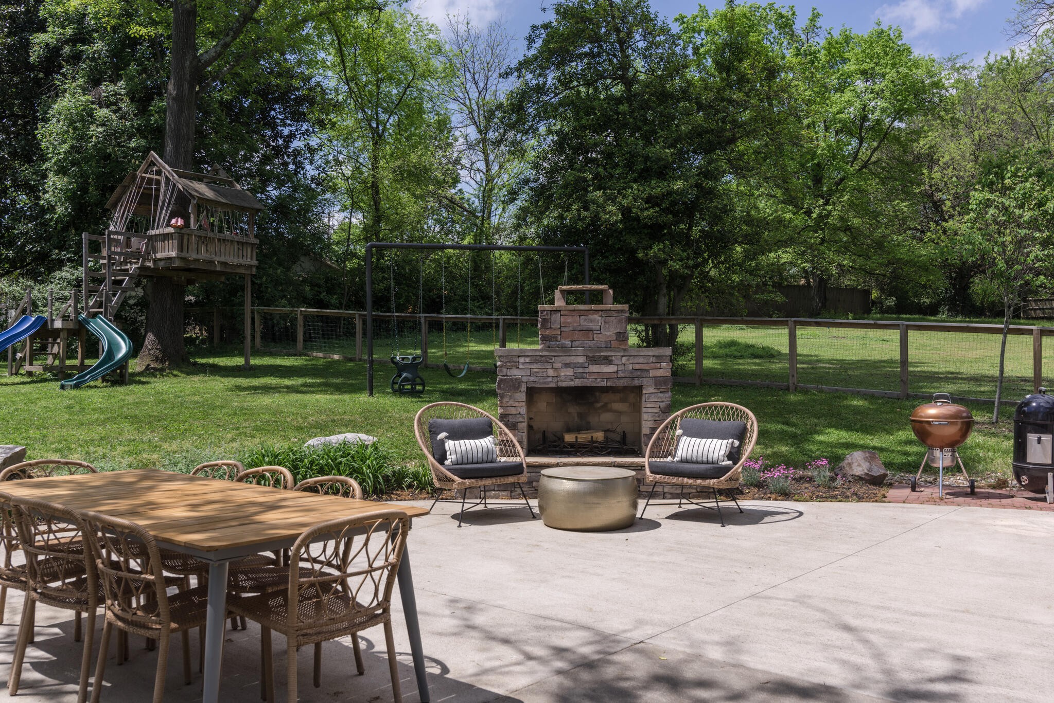 1222 Winding Way