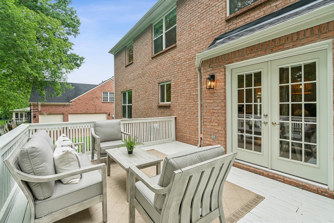 215 Winburn Ln