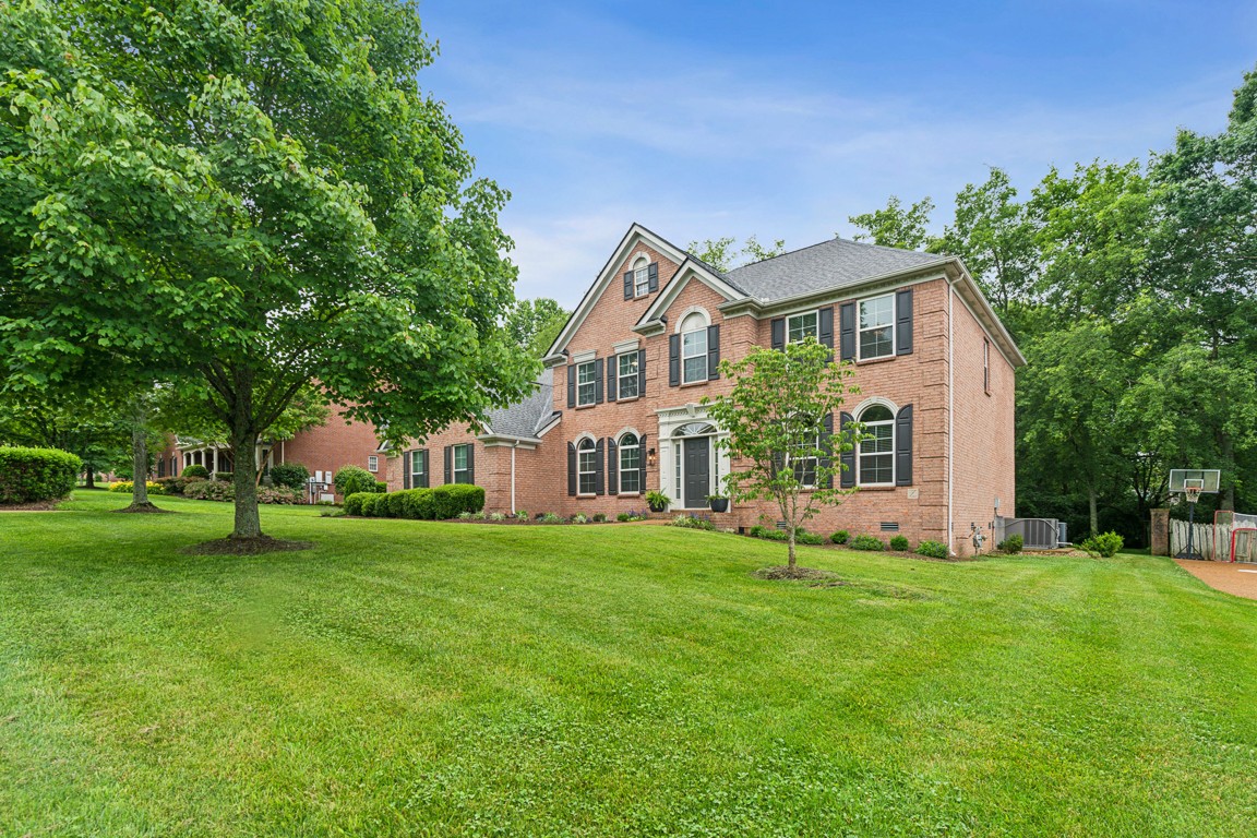 215 Winburn Ln