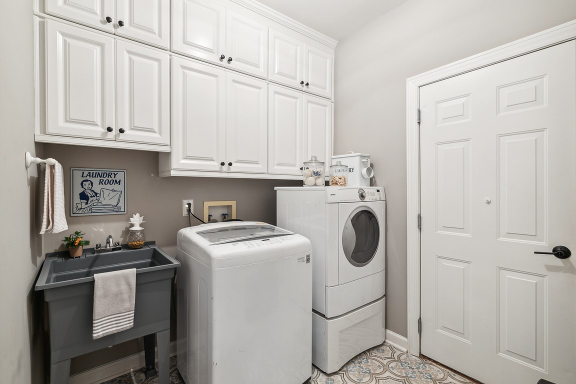 215 Winburn Ln