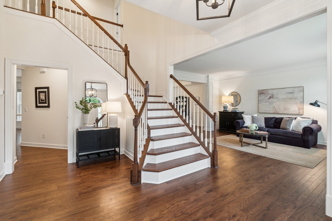 215 Winburn Ln