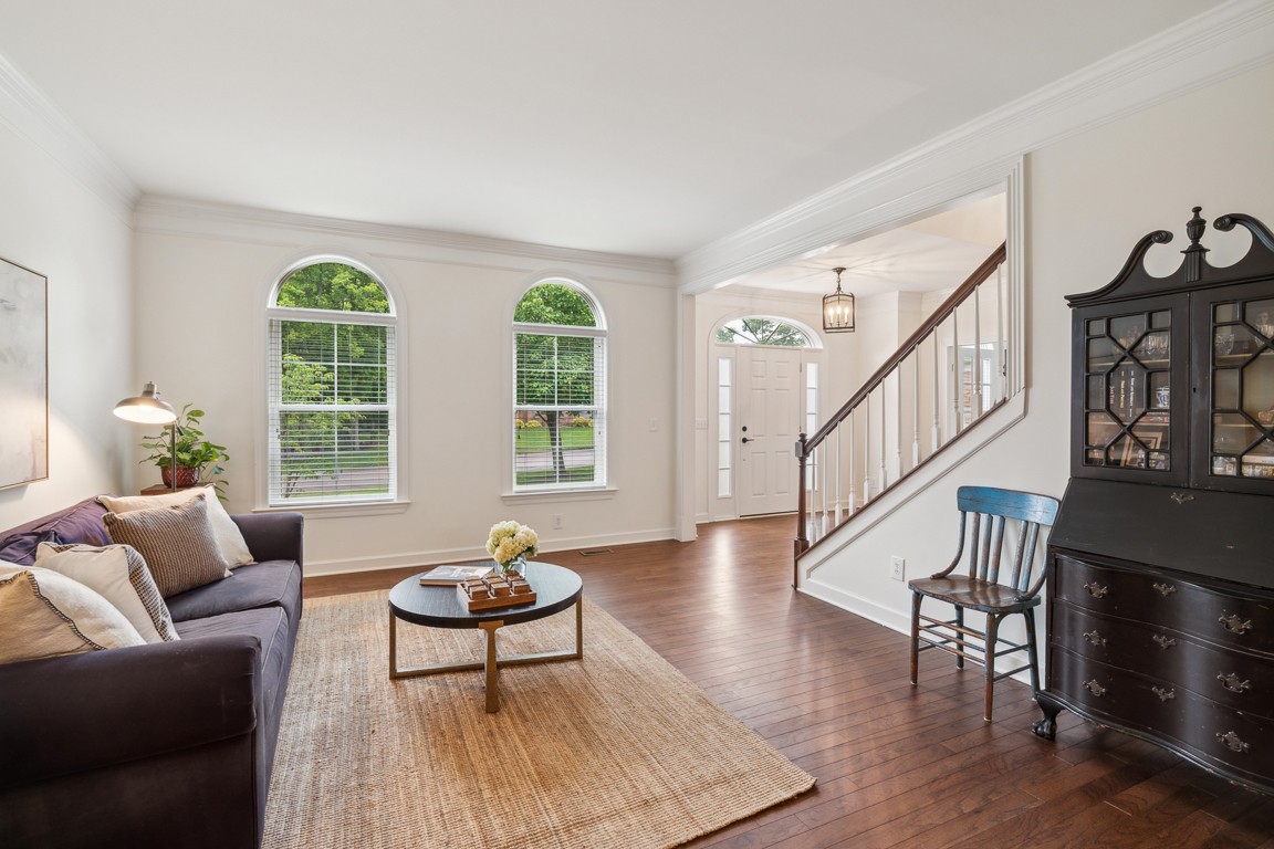 215 Winburn Ln