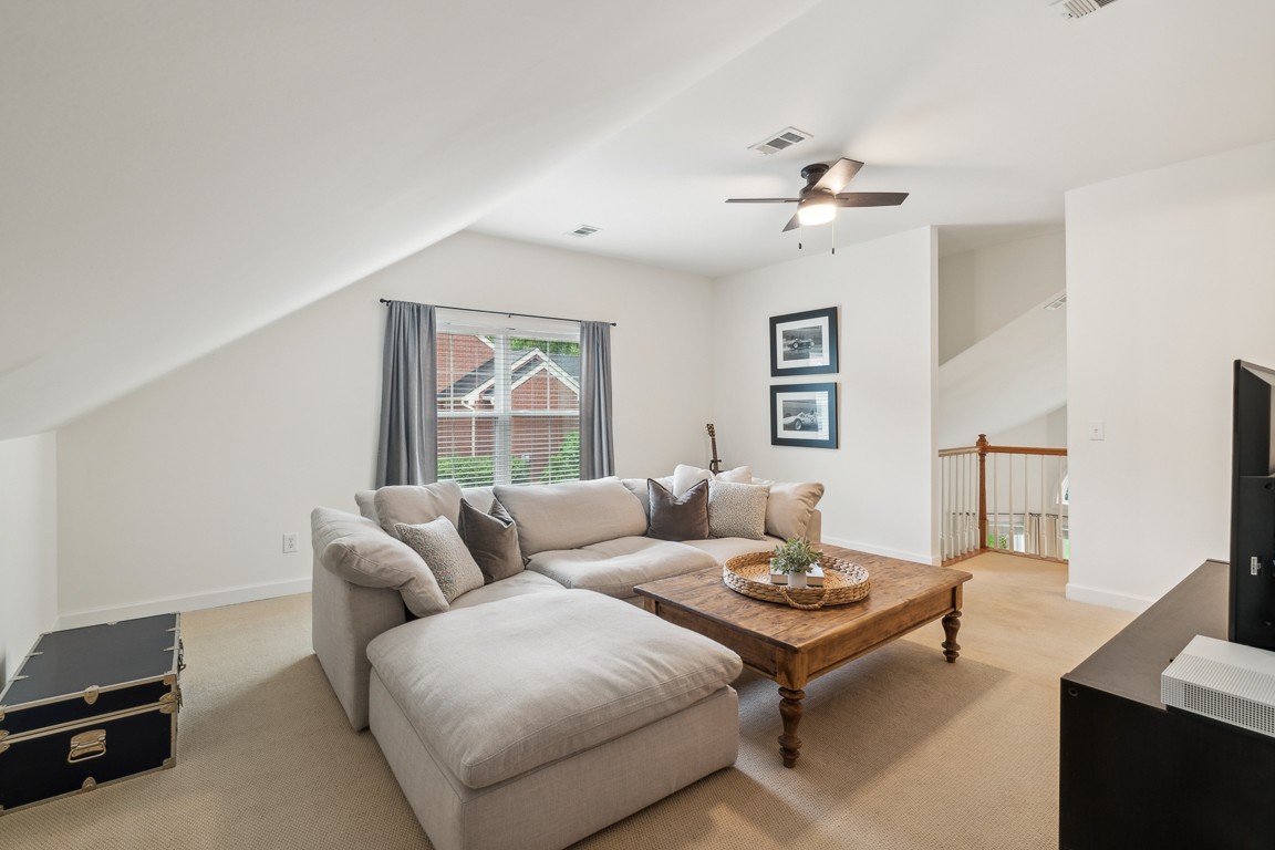 215 Winburn Ln