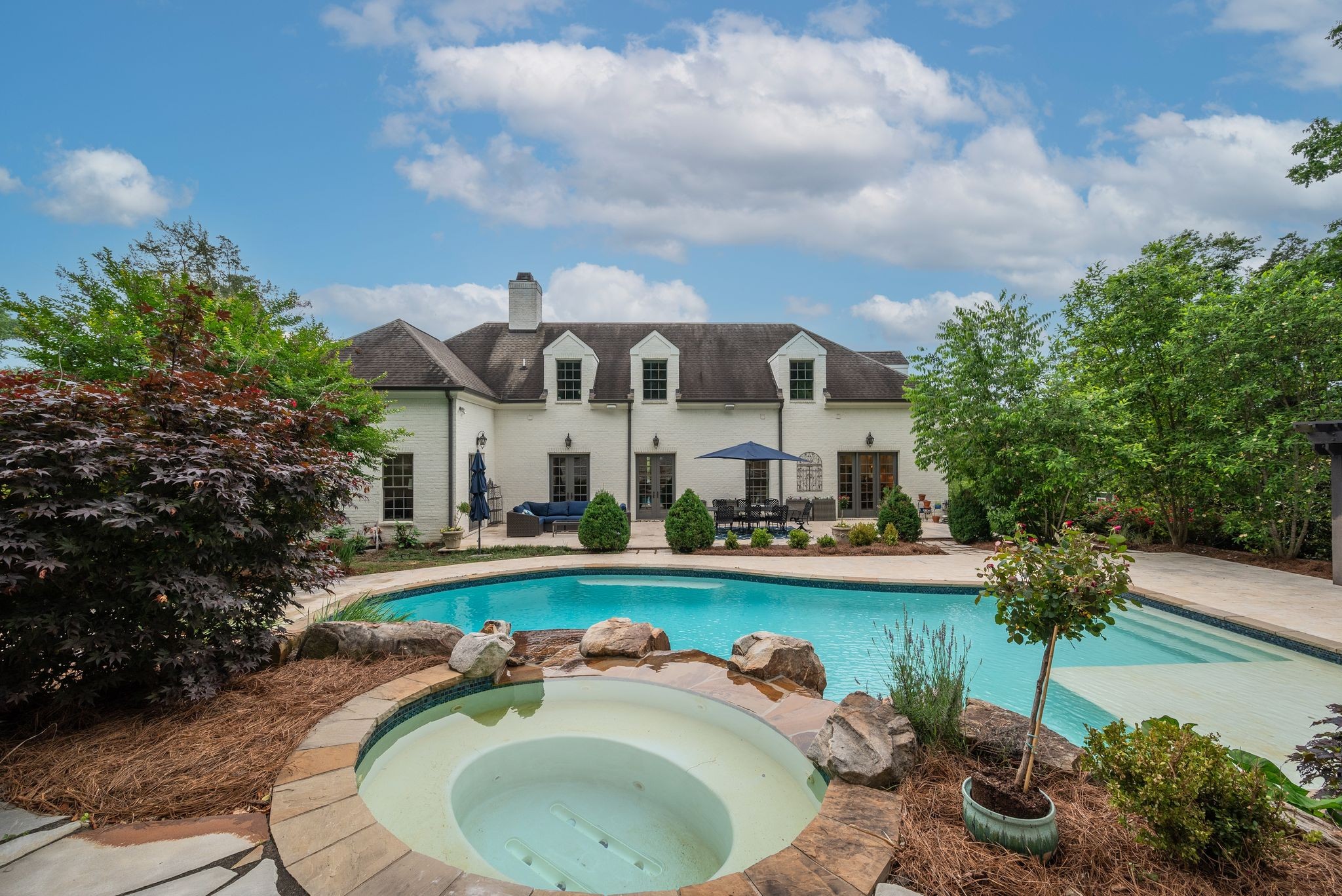 5847 E Ashland Dr