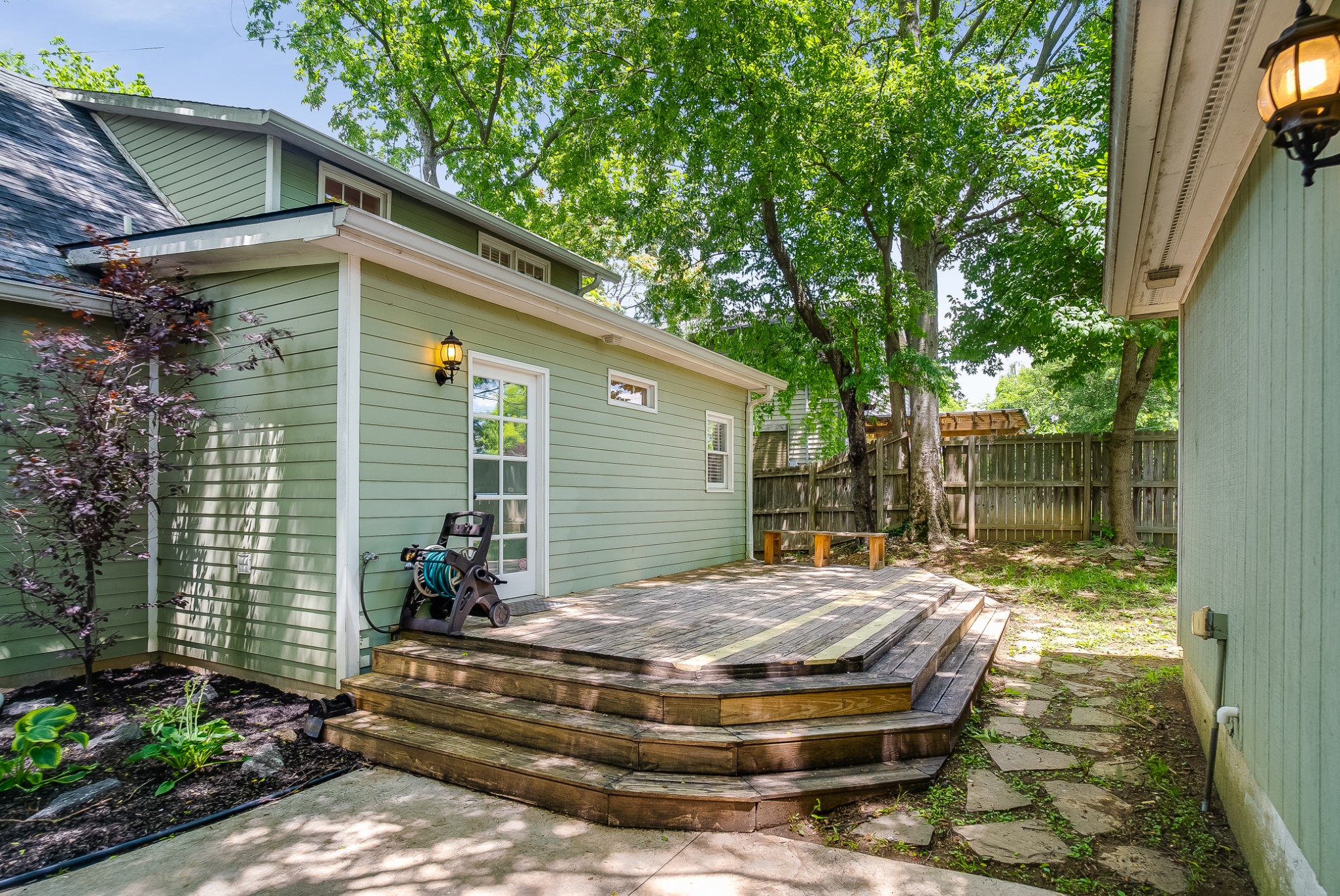 926 Silverdene Pl