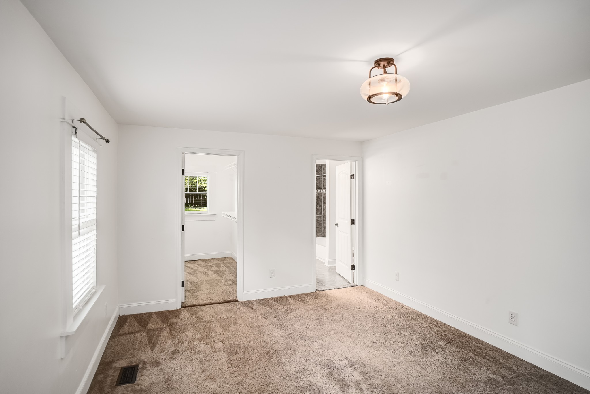 926 Silverdene Pl