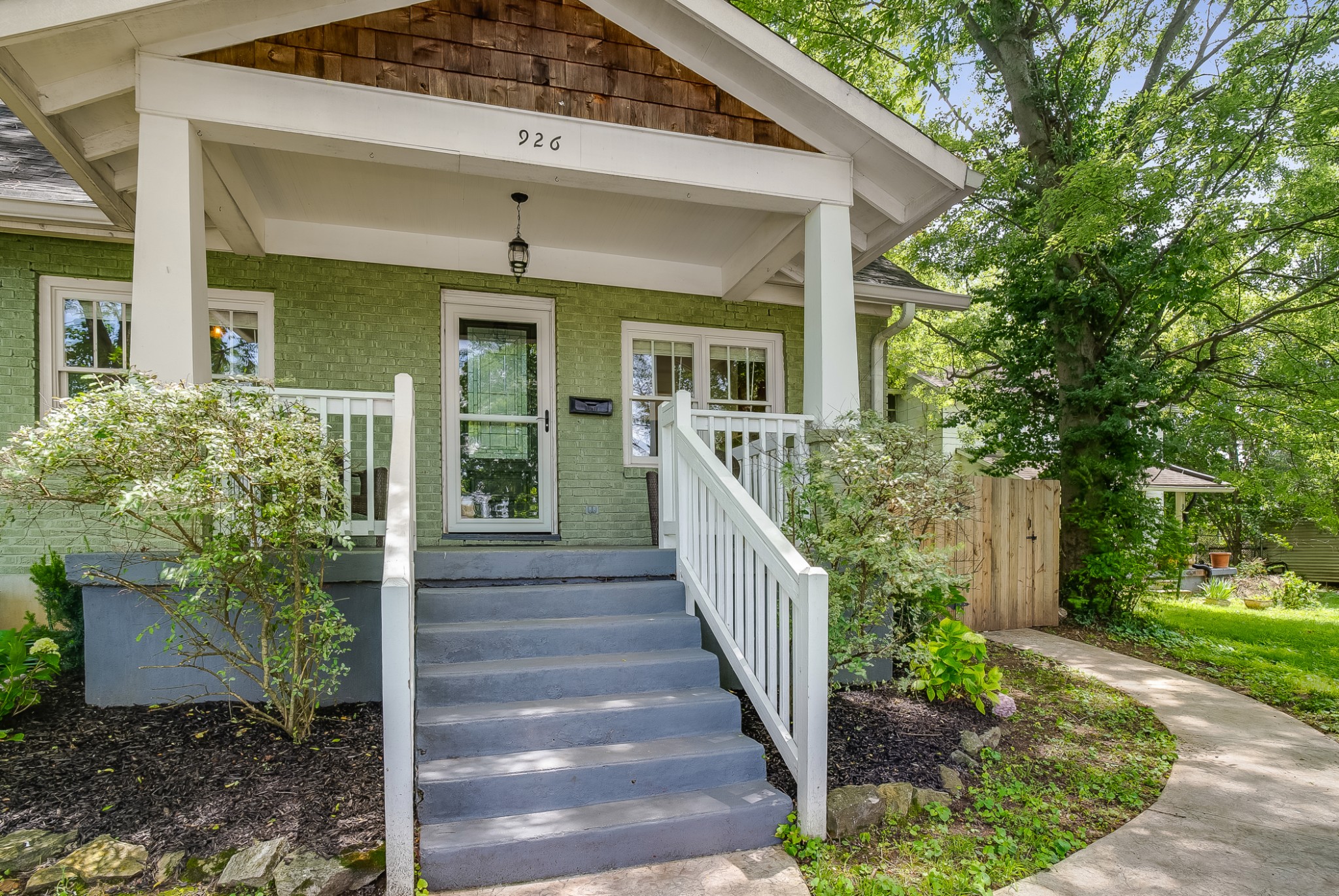 926 Silverdene Pl