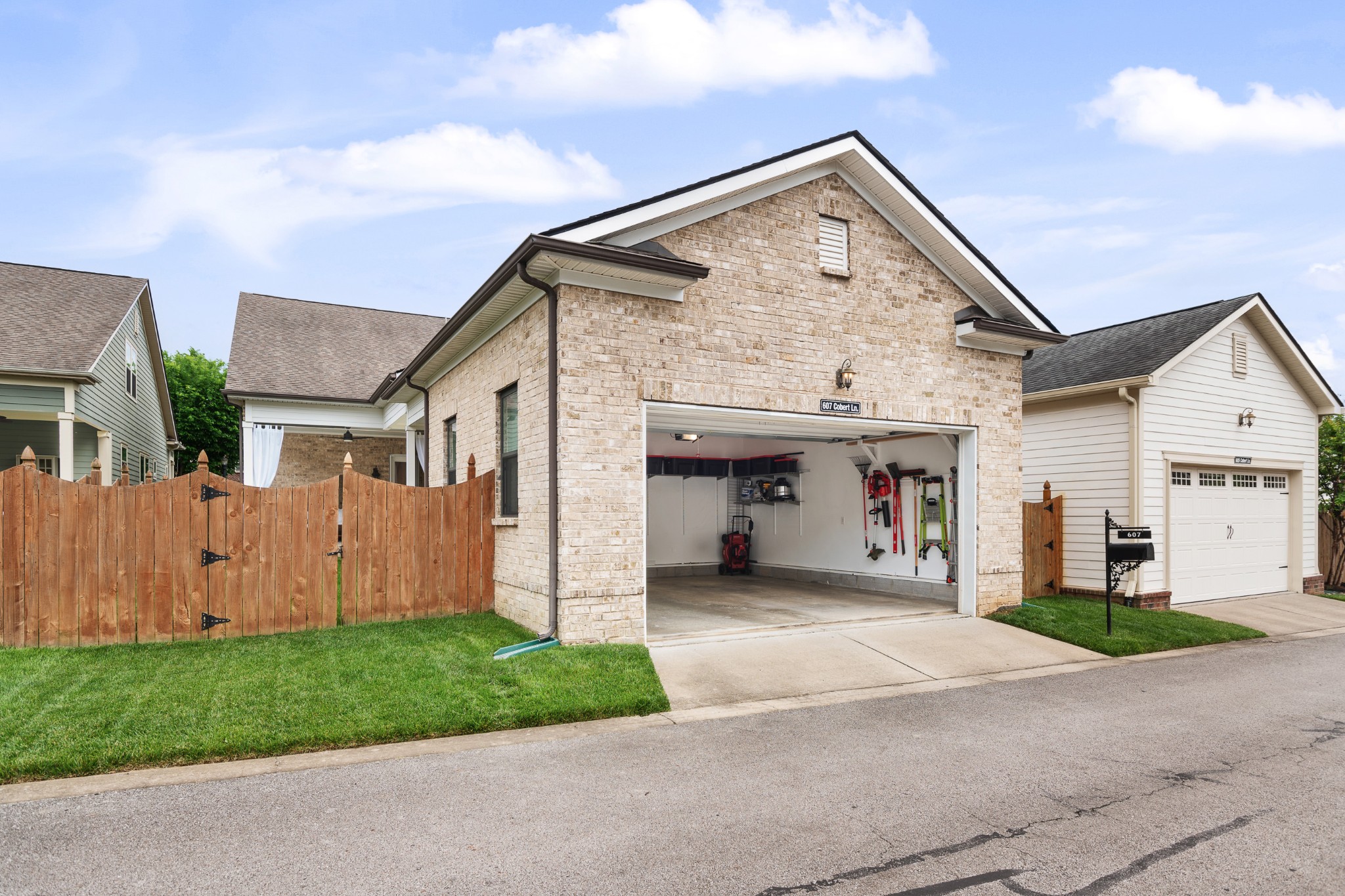 607 Cobert Ln