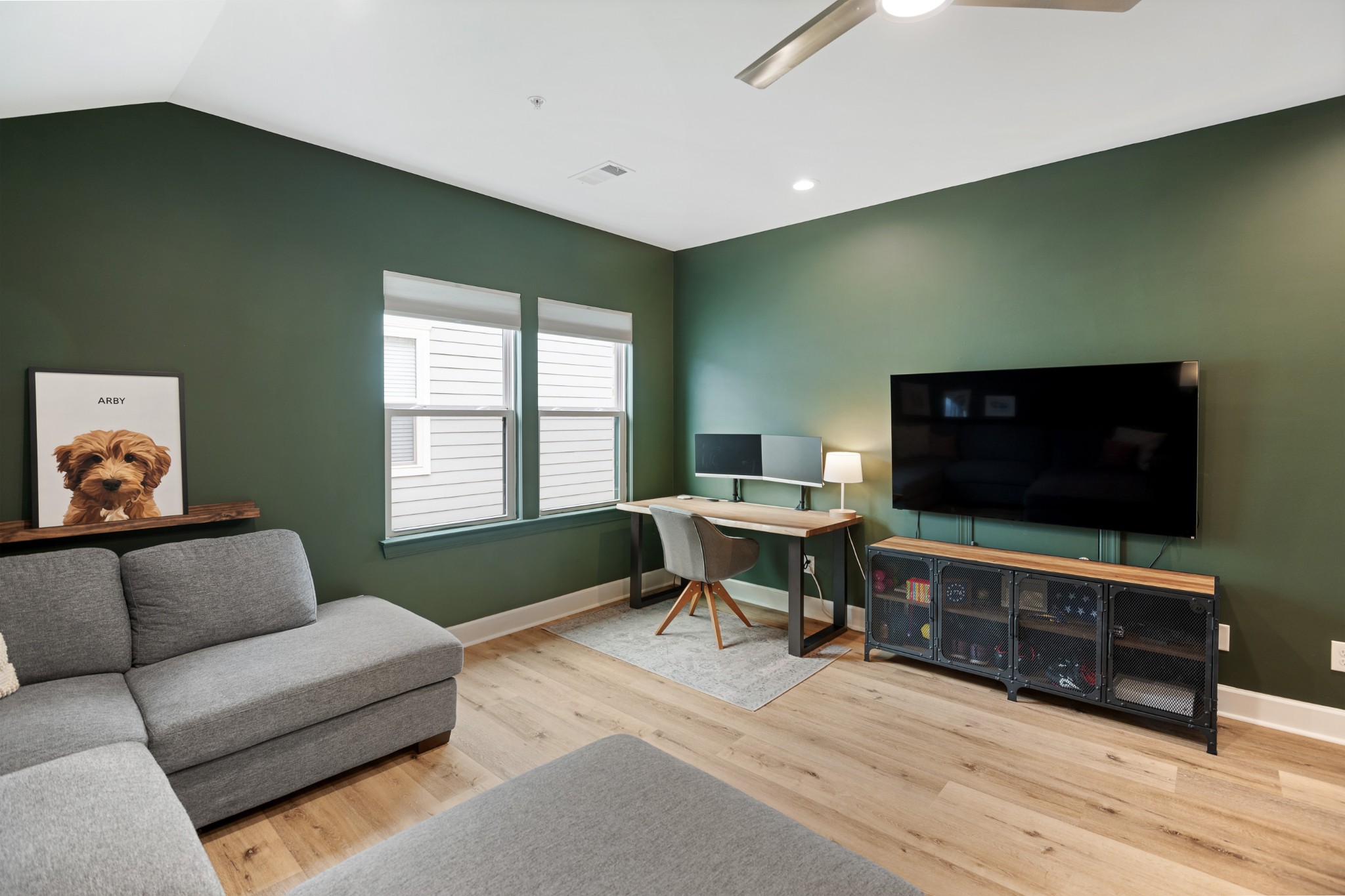 607 Cobert Ln