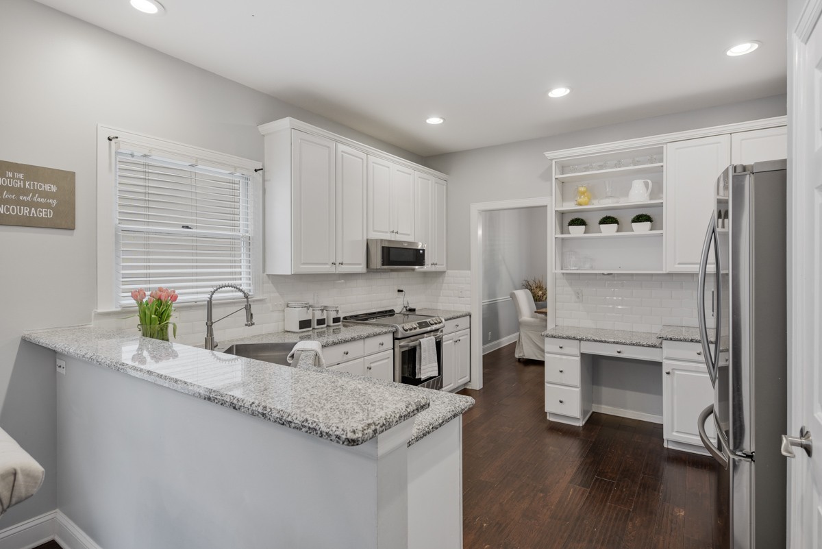 2432 Devon Valley Dr