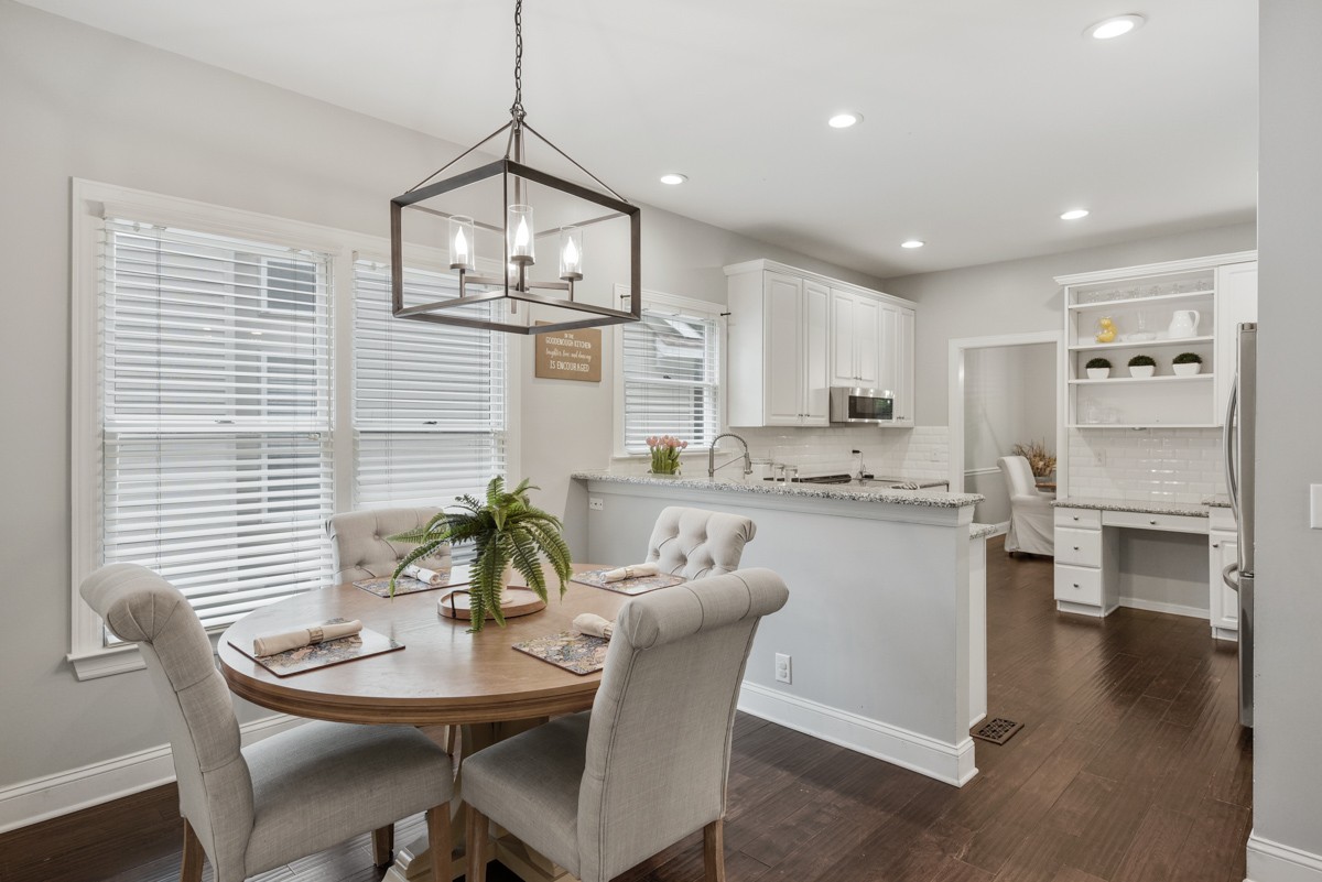 2432 Devon Valley Dr