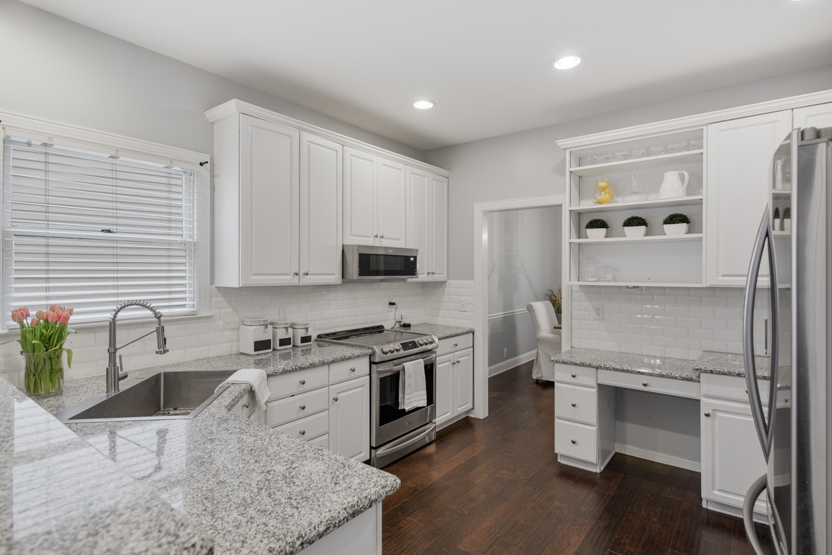 2432 Devon Valley Dr