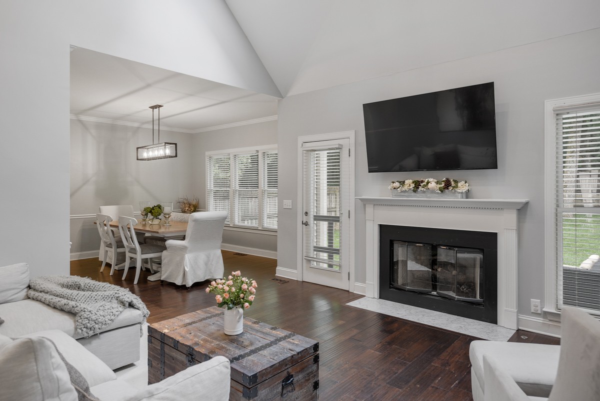2432 Devon Valley Dr