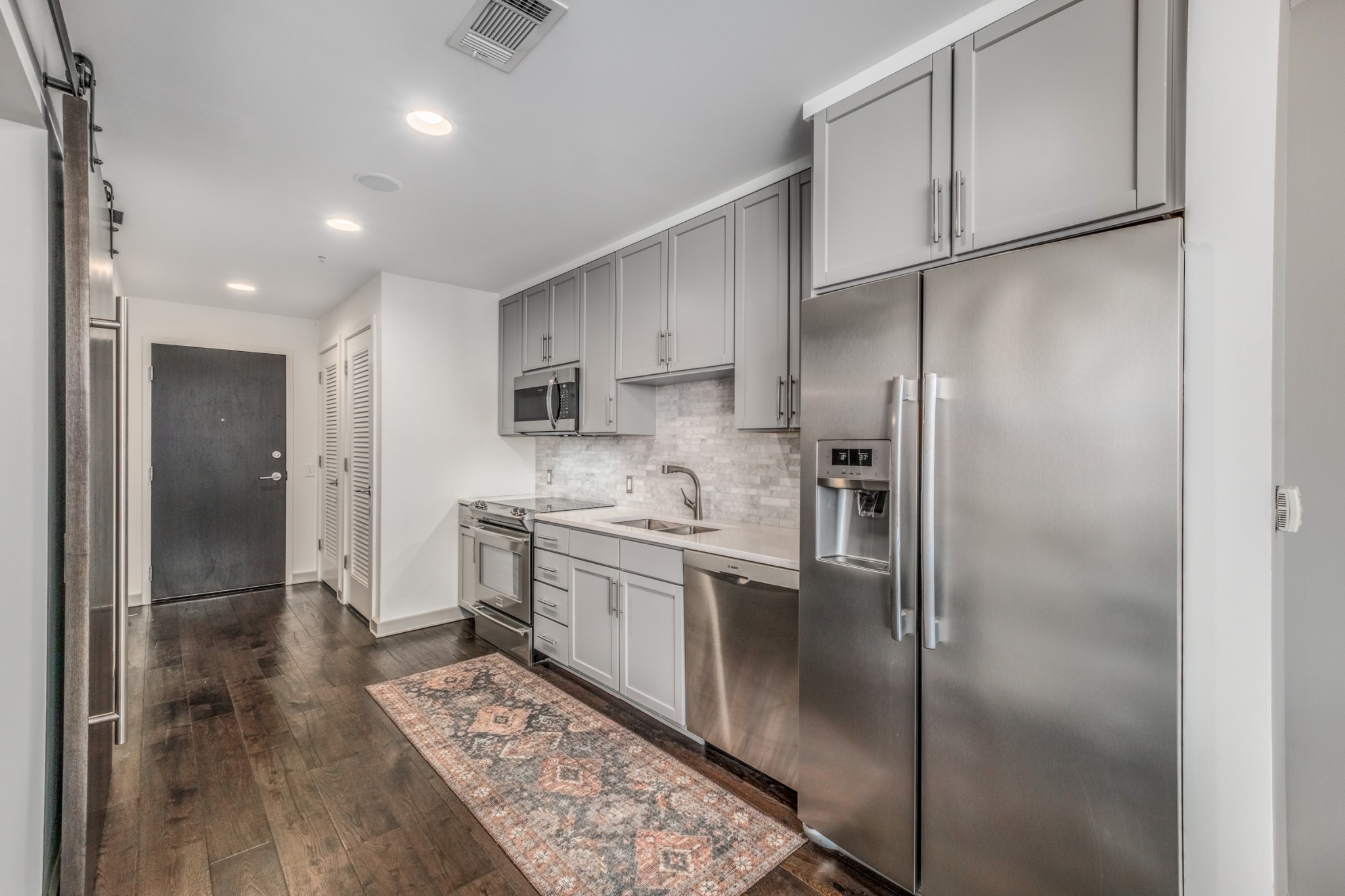 1212 Laurel St Unit: 1612