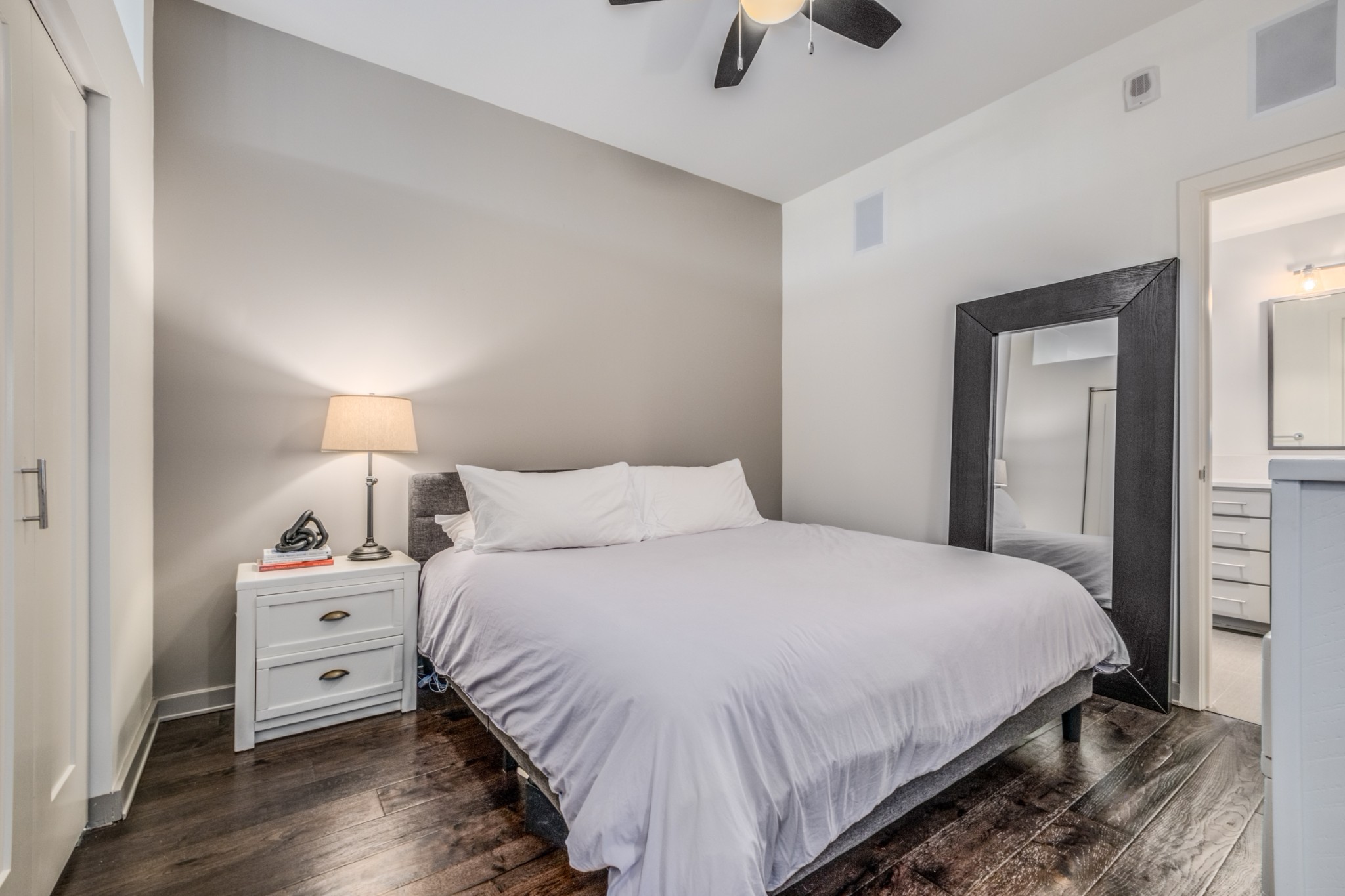 1212 Laurel St Unit: 1612