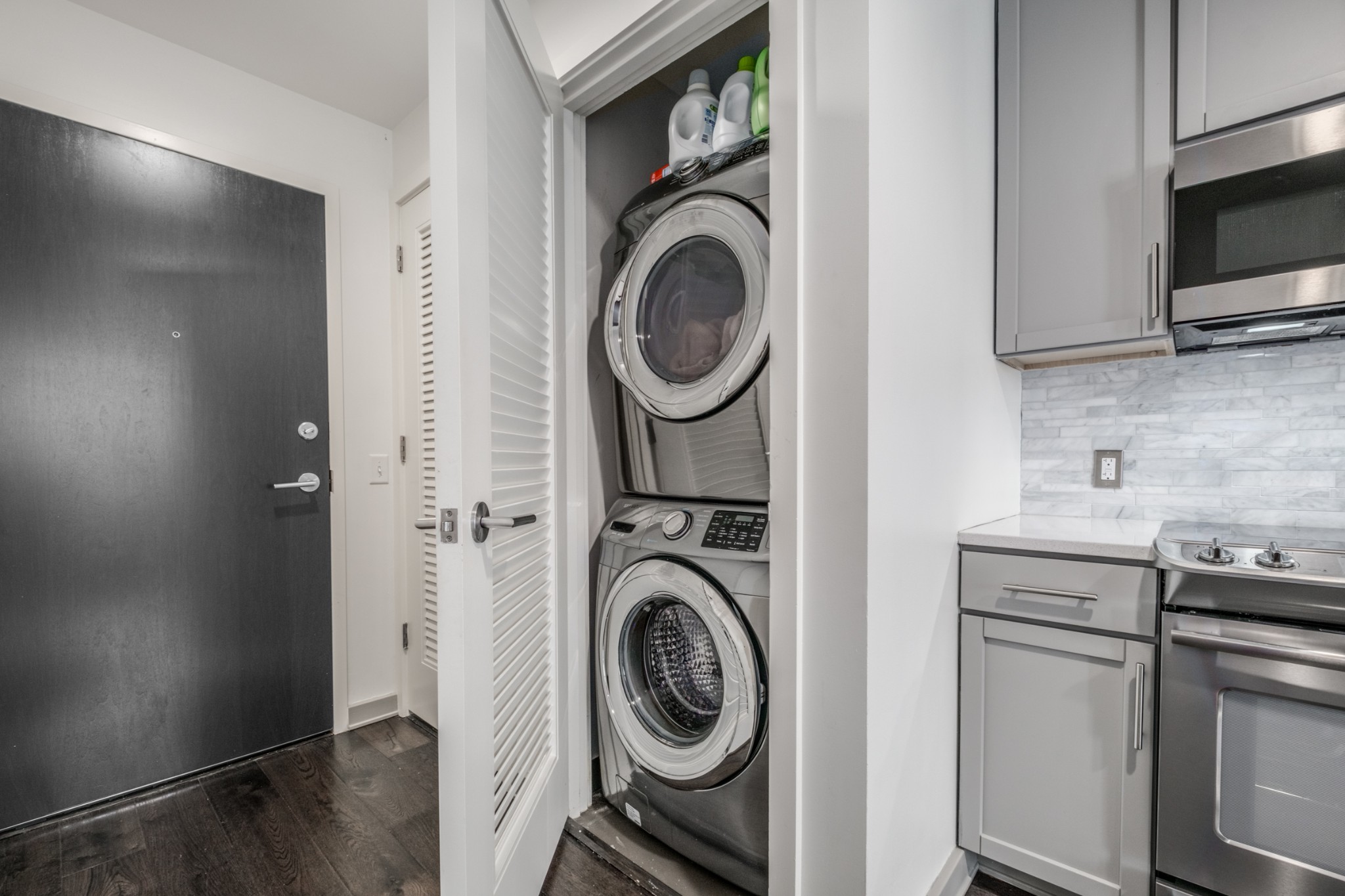 1212 Laurel St Unit: 1612