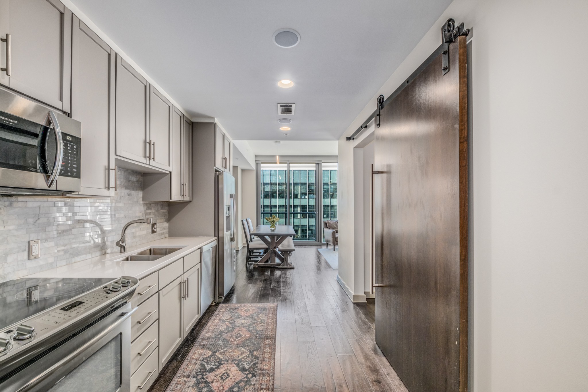 1212 Laurel St Unit: 1612