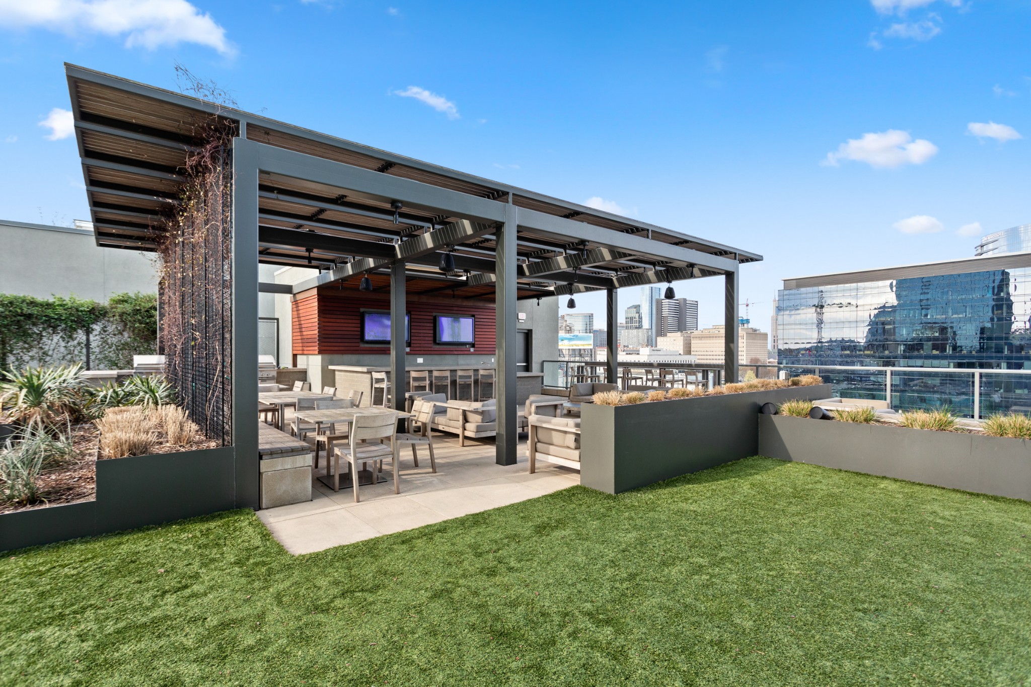 1212 Laurel St Unit: 1612