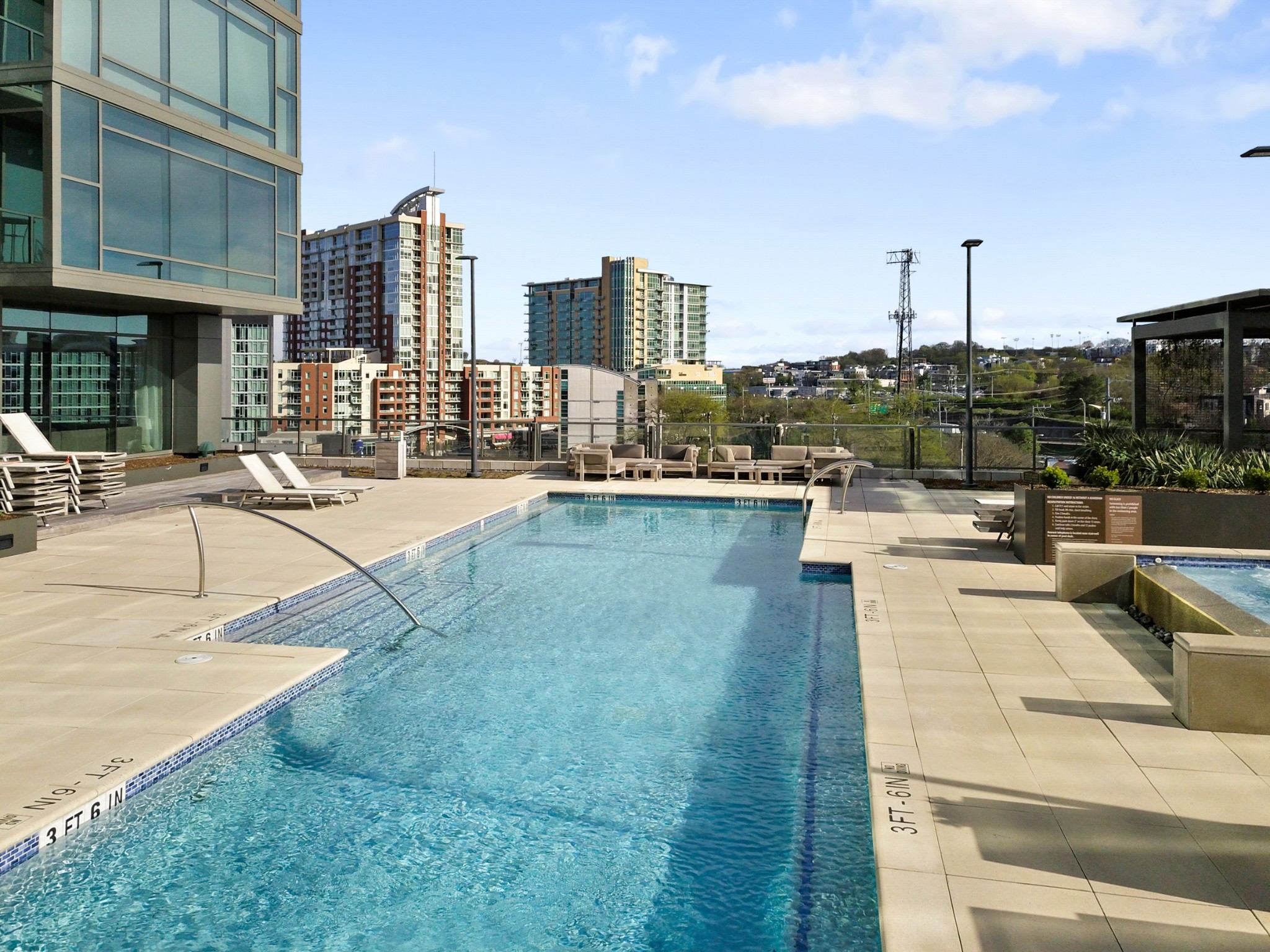1212 Laurel St Unit: 1612