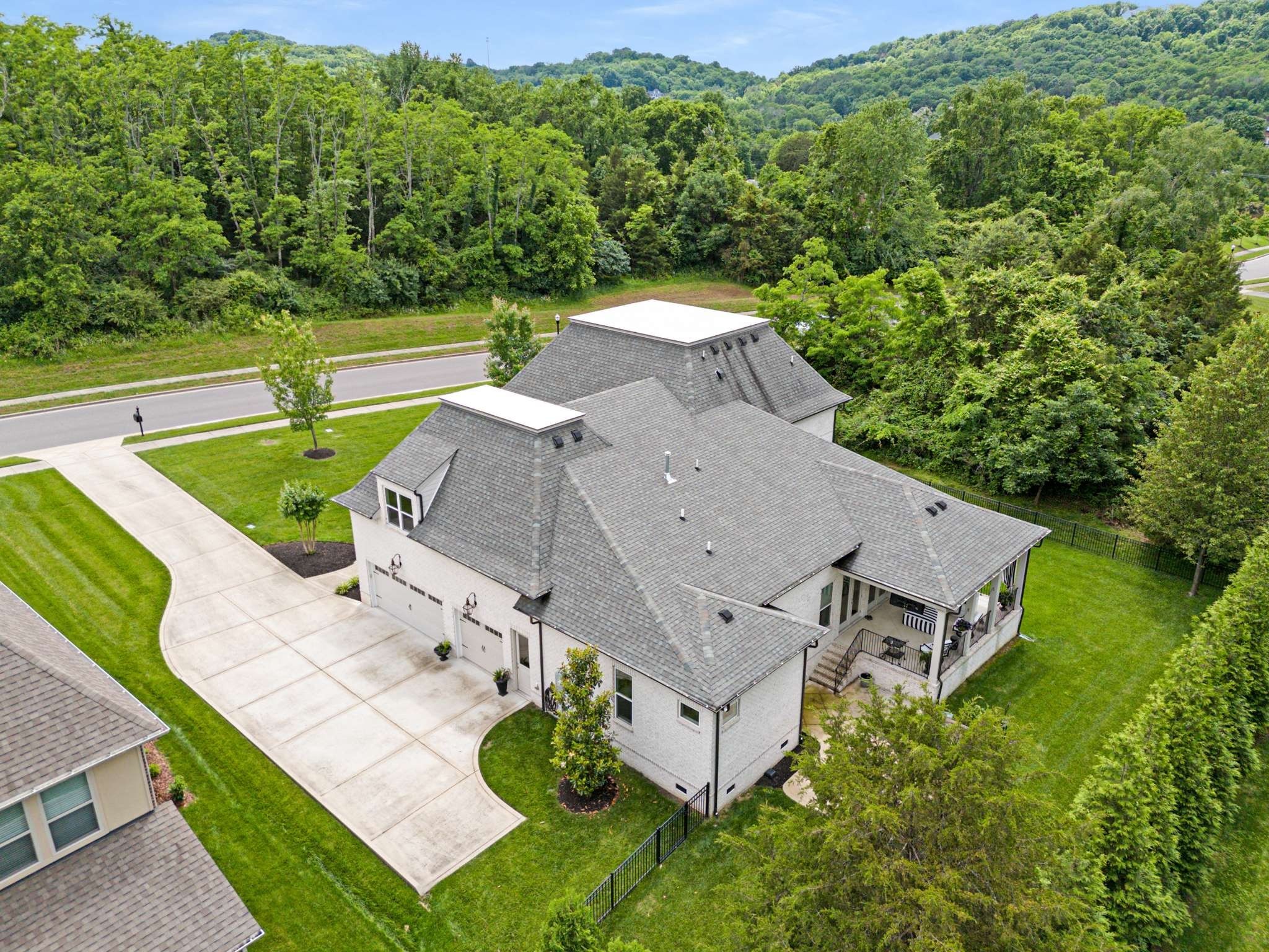 9010 Carnival Dr