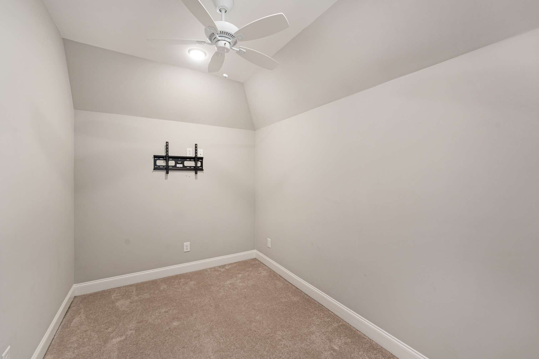 9010 Carnival Dr
