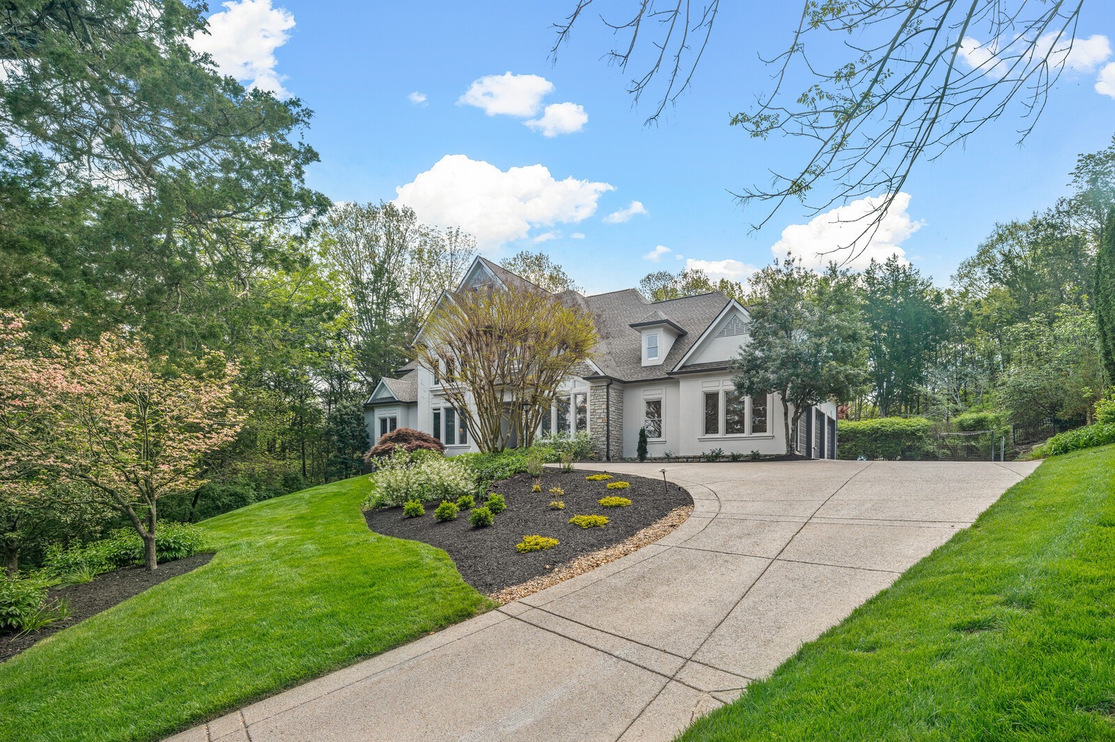504 Grand Oaks Dr