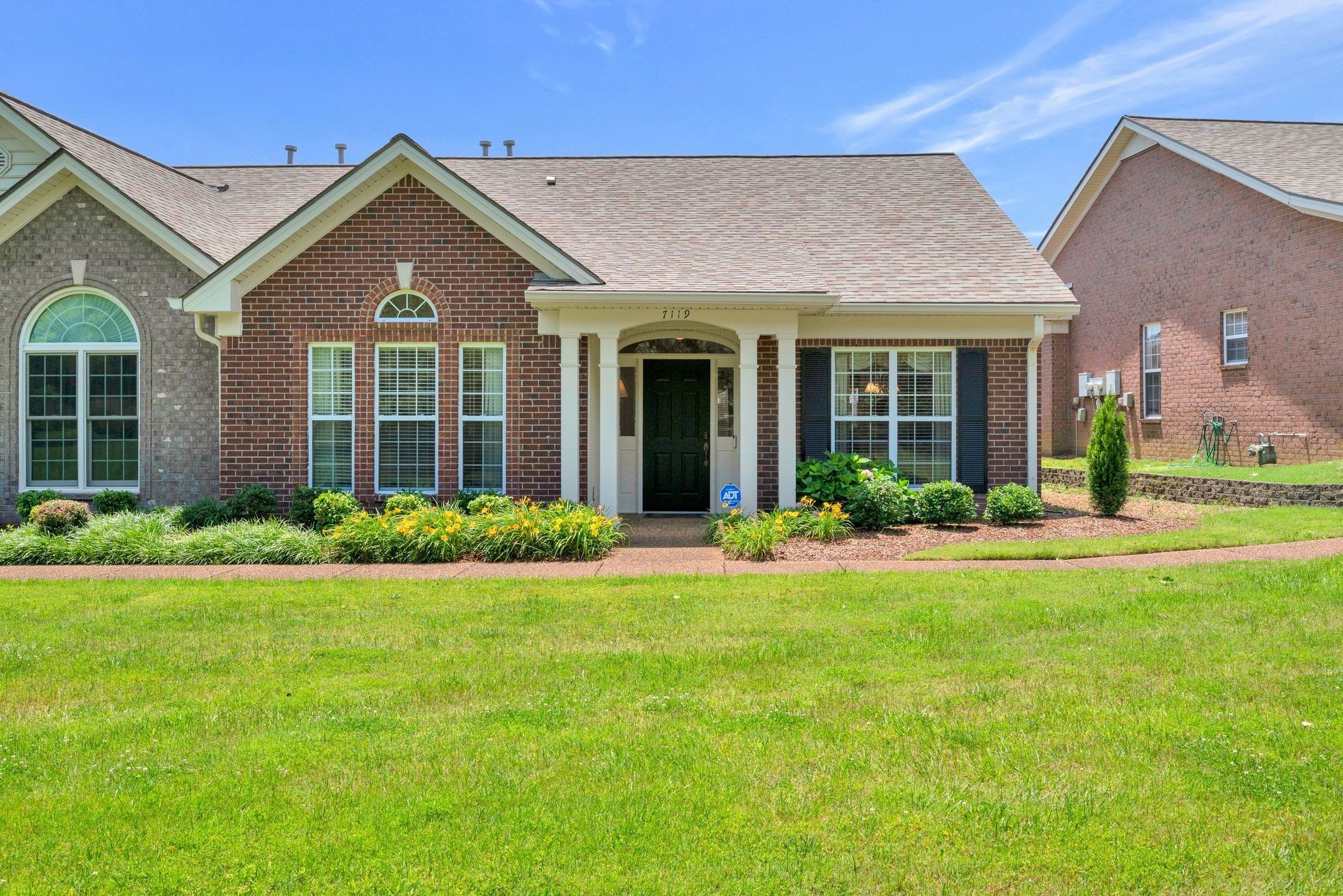 7119 Sunrise Cir