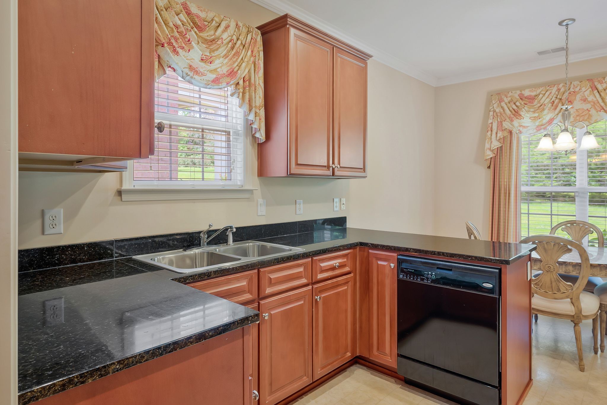7119 Sunrise Cir